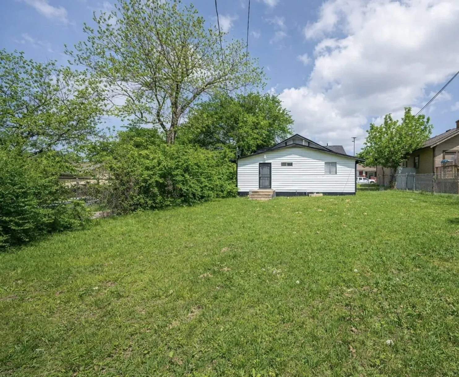 Single Family Residence For Sale in Tarrant County , 2628 Avenue G, Fort Worth, Texas 76105, 5 Bedroom, 3 Bathroom, Garage spaces, 1,440 Sqft, built in 1925, mls#21406024, Real Estate Agent in Fort Worth, Homes For Sale in Tarrant county, Homes For Sale in Fort Worth, Realtor in Fort Worth Texas, Real Estate Brokerage Independent Realty Texas, Luminita Cordes Realtor