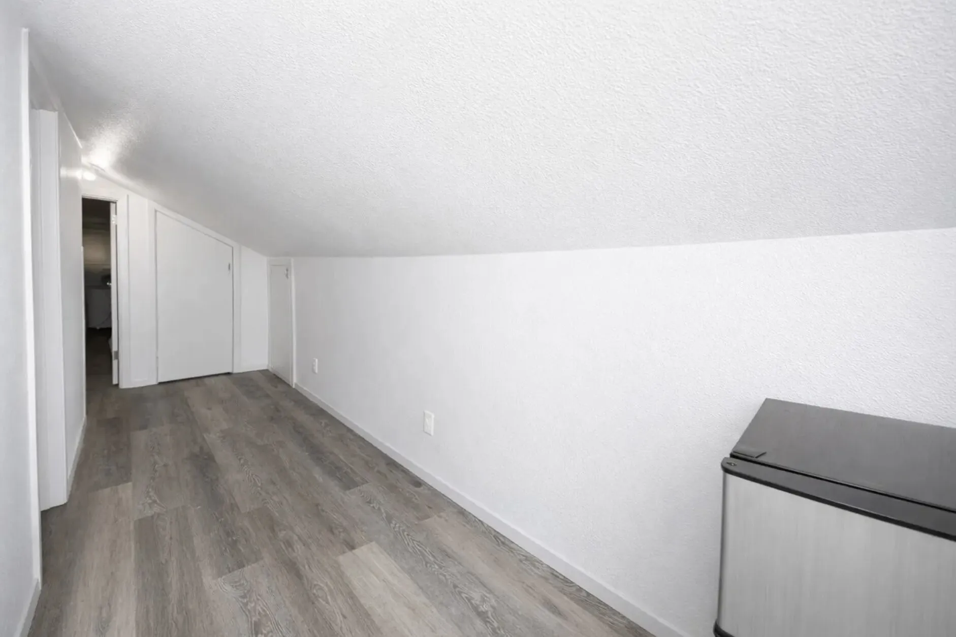 Single Family Residence For Sale in Tarrant County , 2628 Avenue G, Fort Worth, Texas 76105, 5 Bedroom, 3 Bathroom, Garage spaces, 1,440 Sqft, built in 1925, mls#21406024, Real Estate Agent in Fort Worth, Homes For Sale in Tarrant county, Homes For Sale in Fort Worth, Realtor in Fort Worth Texas, Real Estate Brokerage Independent Realty Texas, Luminita Cordes Realtor