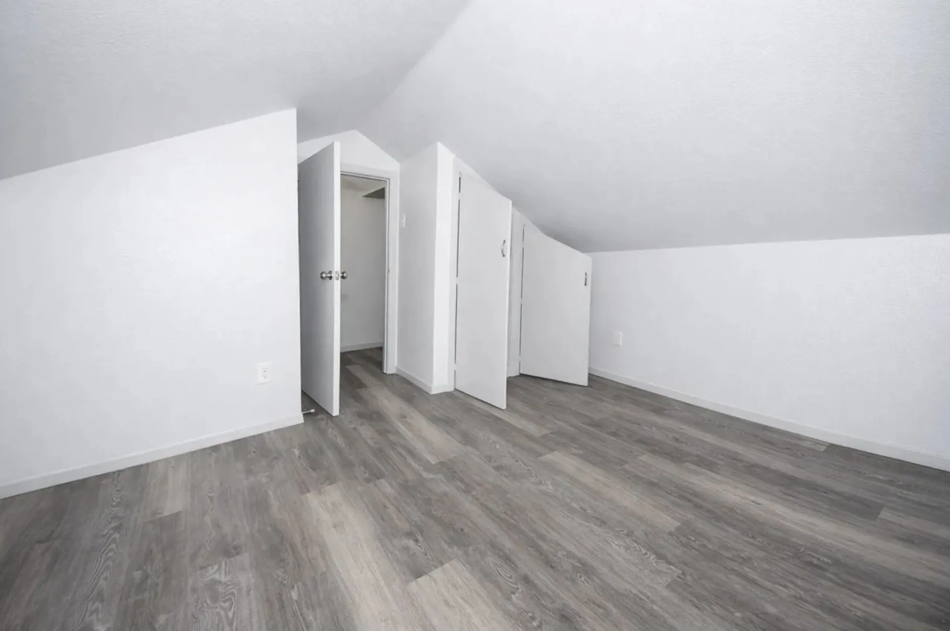 2nd floor bedroom