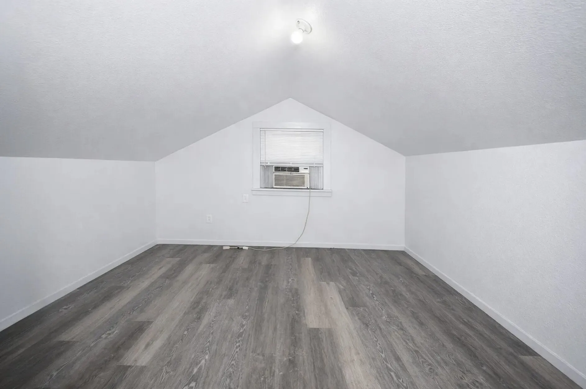 2nd floor bedroom