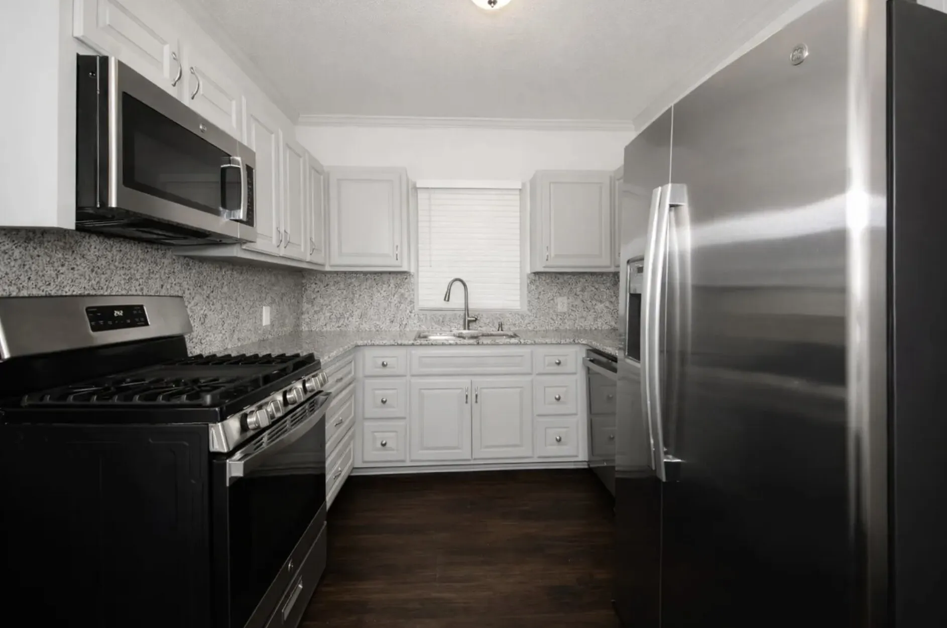 Single Family Residence For Sale in Tarrant County , 2628 Avenue G, Fort Worth, Texas 76105, 5 Bedroom, 3 Bathroom, Garage spaces, 1,440 Sqft, built in 1925, mls#21406024, Real Estate Agent in Fort Worth, Homes For Sale in Tarrant county, Homes For Sale in Fort Worth, Realtor in Fort Worth Texas, Real Estate Brokerage Independent Realty Texas, Luminita Cordes Realtor