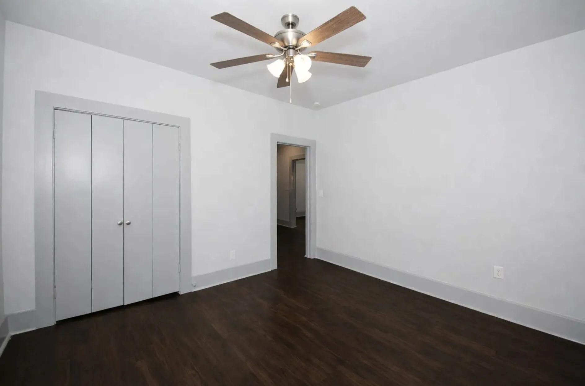 Single Family Residence For Sale in Tarrant County , 2628 Avenue G, Fort Worth, Texas 76105, 5 Bedroom, 3 Bathroom, Garage spaces, 1,440 Sqft, built in 1925, mls#21406024, Real Estate Agent in Fort Worth, Homes For Sale in Tarrant county, Homes For Sale in Fort Worth, Realtor in Fort Worth Texas, Real Estate Brokerage Independent Realty Texas, Luminita Cordes Realtor