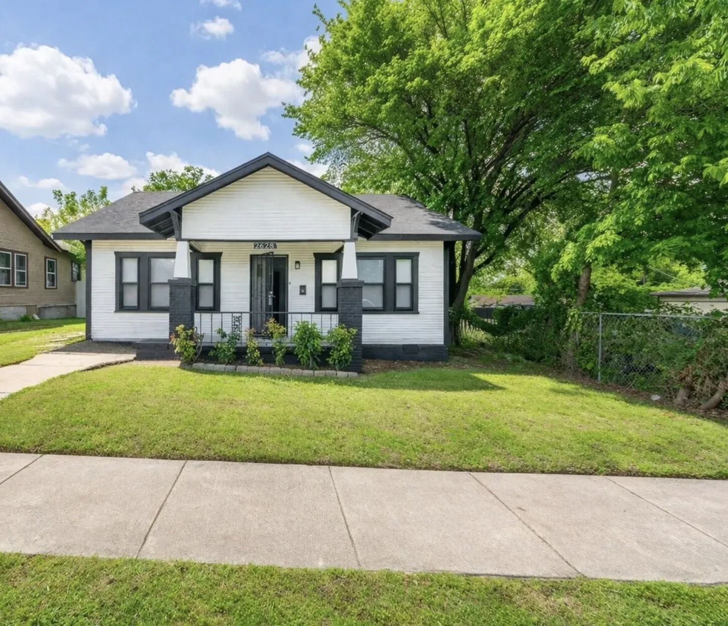 Single Family Residence For Sale in Tarrant County , 2628 Avenue G, Fort Worth, Texas 76105, 5 Bedroom, 3 Bathroom, Garage spaces, 1,440 Sqft, built in 1925, mls#21406024, Real Estate Agent in Fort Worth, Homes For Sale in Tarrant county, Homes For Sale in Fort Worth, Realtor in Fort Worth Texas, Real Estate Brokerage Independent Realty Texas, Luminita Cordes Realtor