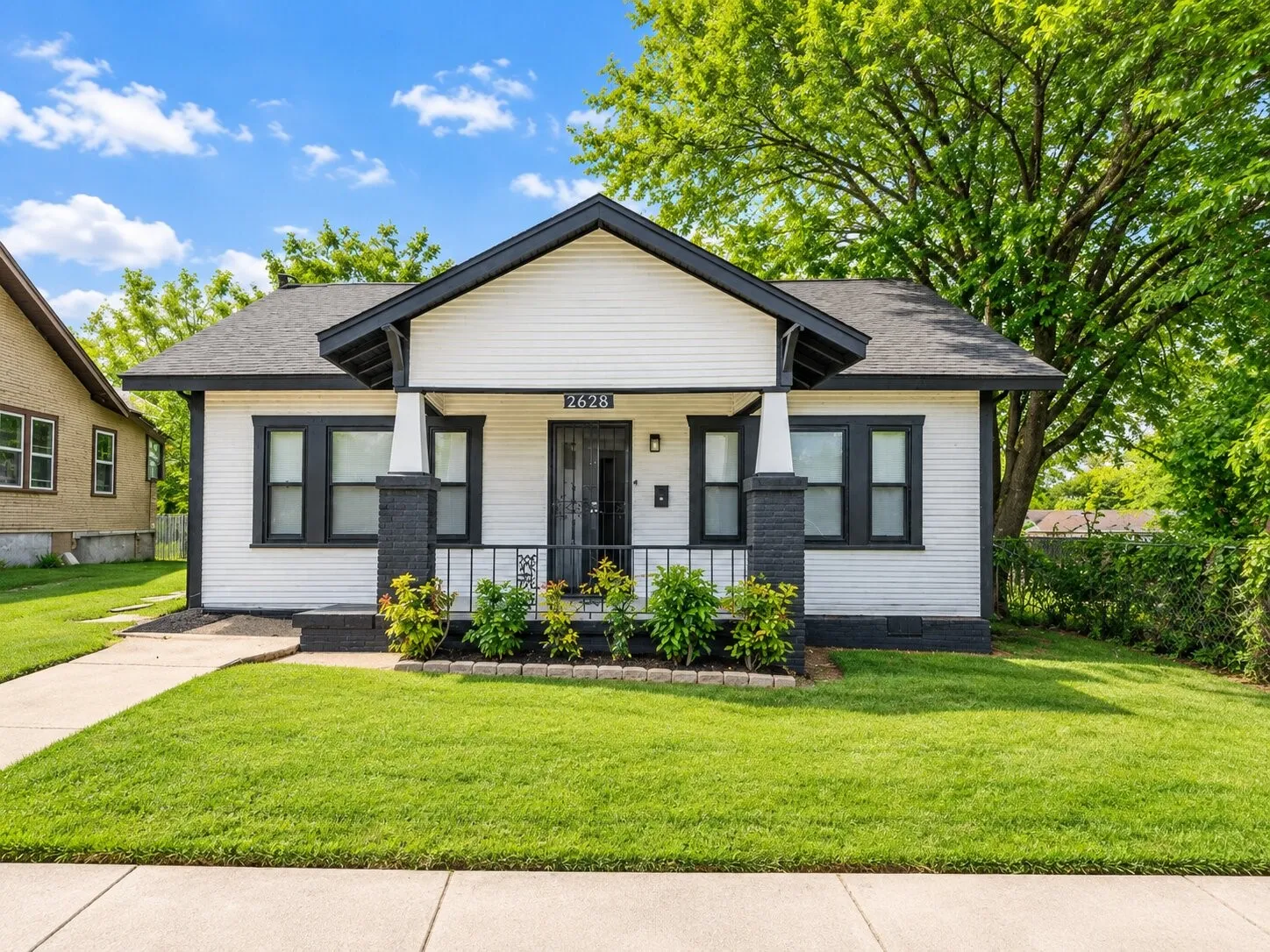 Single Family Residence For Sale in Tarrant County , 2628 Avenue G, Fort Worth, Texas 76105, 5 Bedroom, 3 Bathroom, Garage spaces, 1,440 Sqft, built in 1925, mls#21406024, Real Estate Agent in Fort Worth, Homes For Sale in Tarrant county, Homes For Sale in Fort Worth, Realtor in Fort Worth Texas, Real Estate Brokerage Independent Realty Texas, Luminita Cordes Realtor