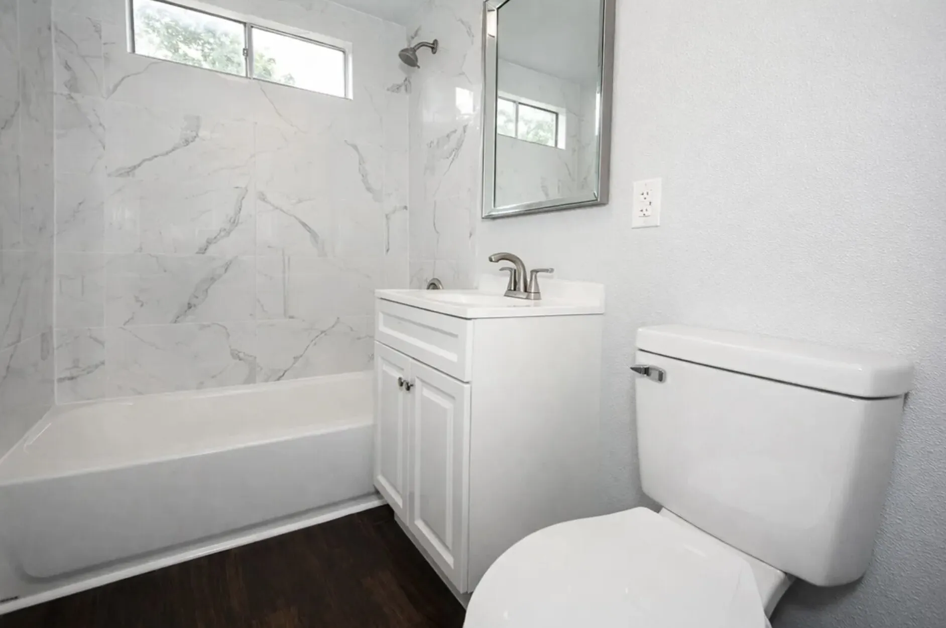 Single Family Residence For Sale in Tarrant County , 2628 Avenue G, Fort Worth, Texas 76105, 5 Bedroom, 3 Bathroom, Garage spaces, 1,440 Sqft, built in 1925, mls#21406024, Real Estate Agent in Fort Worth, Homes For Sale in Tarrant county, Homes For Sale in Fort Worth, Realtor in Fort Worth Texas, Real Estate Brokerage Independent Realty Texas, Luminita Cordes Realtor