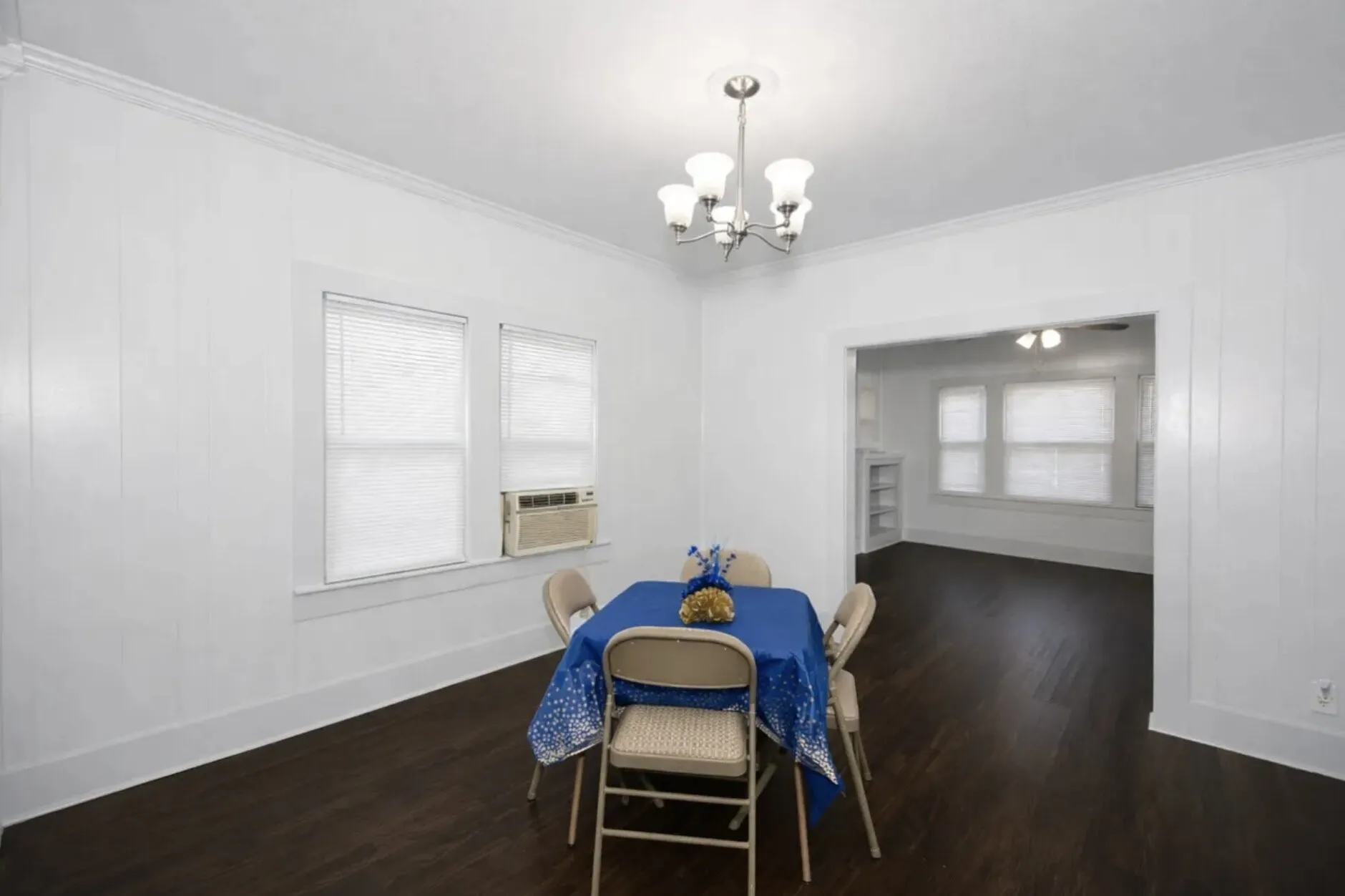 Single Family Residence For Sale in Tarrant County , 2628 Avenue G, Fort Worth, Texas 76105, 5 Bedroom, 3 Bathroom, Garage spaces, 1,440 Sqft, built in 1925, mls#21406024, Real Estate Agent in Fort Worth, Homes For Sale in Tarrant county, Homes For Sale in Fort Worth, Realtor in Fort Worth Texas, Real Estate Brokerage Independent Realty Texas, Luminita Cordes Realtor