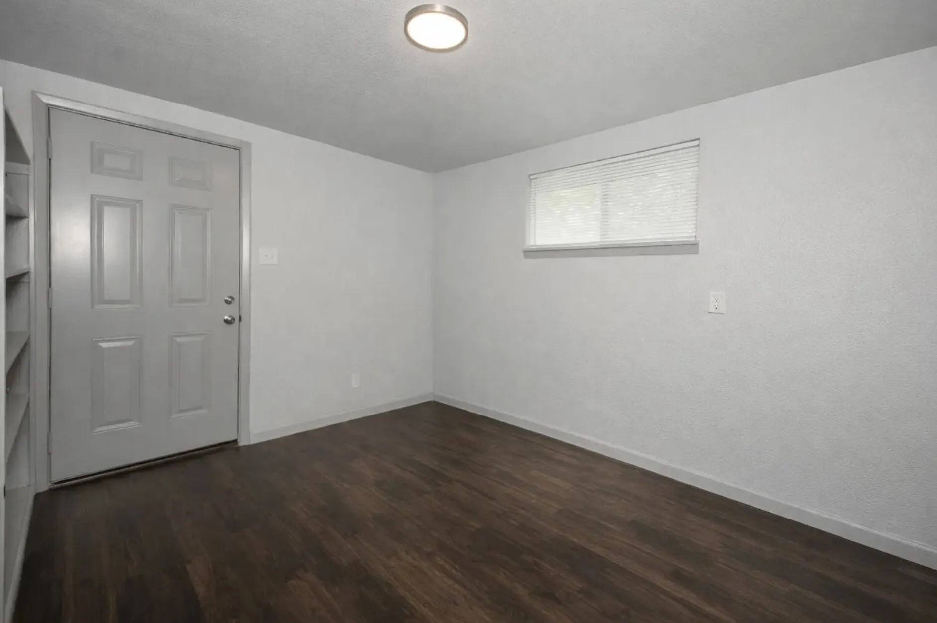 2nd floor entry
