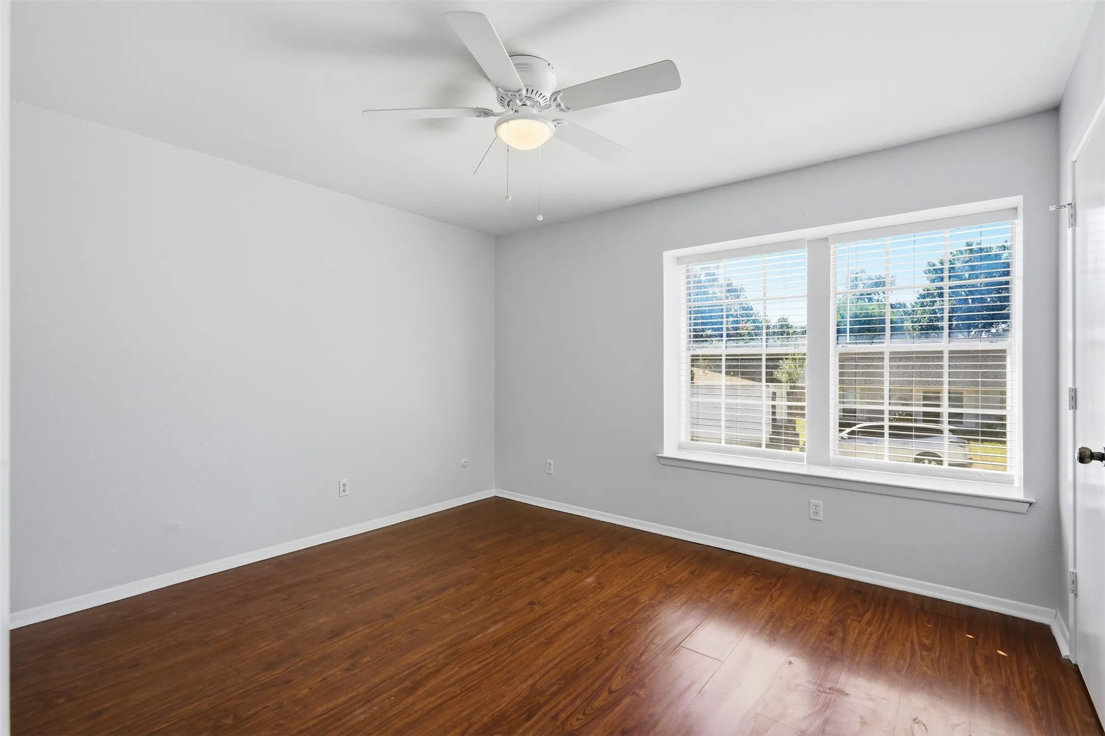 Single Family Residence For Rent in Tarrant County , 5917 Pleasant Hill Drive, Arlington, Texas 76016, 3 Bedroom, 2 Bathroom, 2 Garage spaces, 1,518 Sqft, built in 1979, mls#21406000, Real Estate Agent in Arlington, Homes For Rent in Tarrant county, Homes For Rent in Arlington, Realtor in Arlington Texas, Real Estate Brokerage Independent Realty Texas, Luminita Cordes Realtor