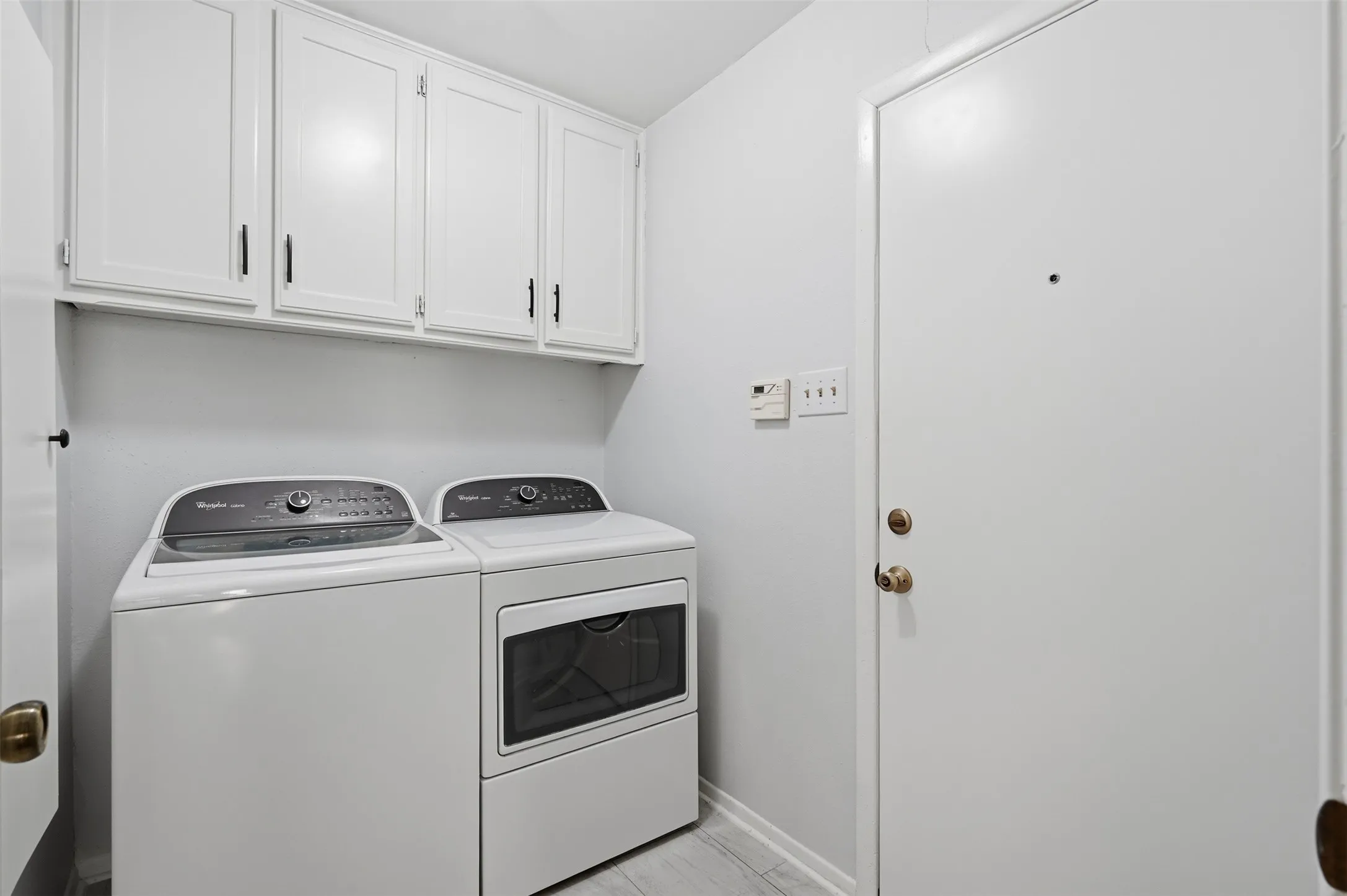 Single Family Residence For Rent in Tarrant County , 5917 Pleasant Hill Drive, Arlington, Texas 76016, 3 Bedroom, 2 Bathroom, 2 Garage spaces, 1,518 Sqft, built in 1979, mls#21406000, Real Estate Agent in Arlington, Homes For Rent in Tarrant county, Homes For Rent in Arlington, Realtor in Arlington Texas, Real Estate Brokerage Independent Realty Texas, Luminita Cordes Realtor