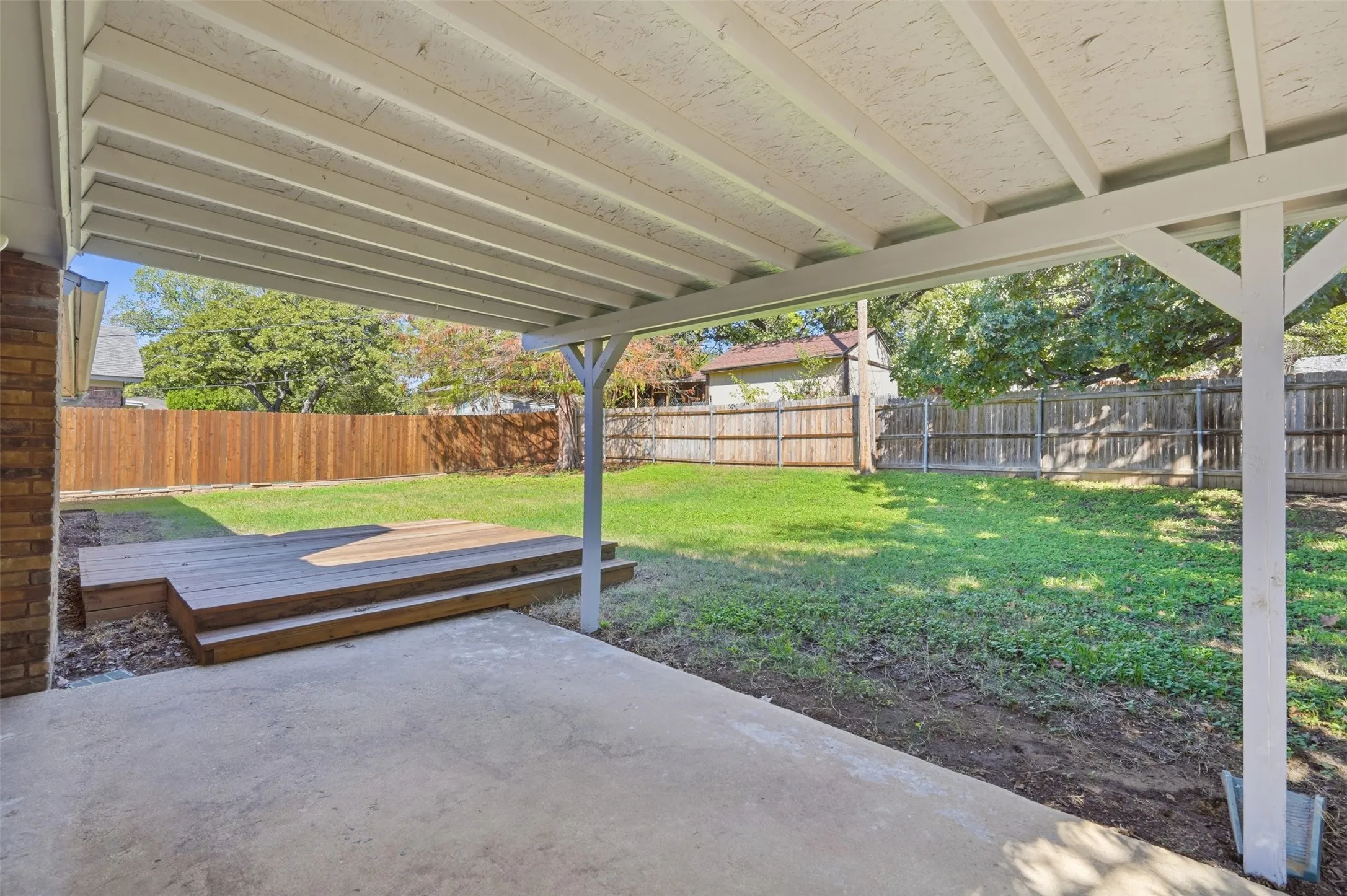Single Family Residence For Rent in Tarrant County , 5917 Pleasant Hill Drive, Arlington, Texas 76016, 3 Bedroom, 2 Bathroom, 2 Garage spaces, 1,518 Sqft, built in 1979, mls#21406000, Real Estate Agent in Arlington, Homes For Rent in Tarrant county, Homes For Rent in Arlington, Realtor in Arlington Texas, Real Estate Brokerage Independent Realty Texas, Luminita Cordes Realtor