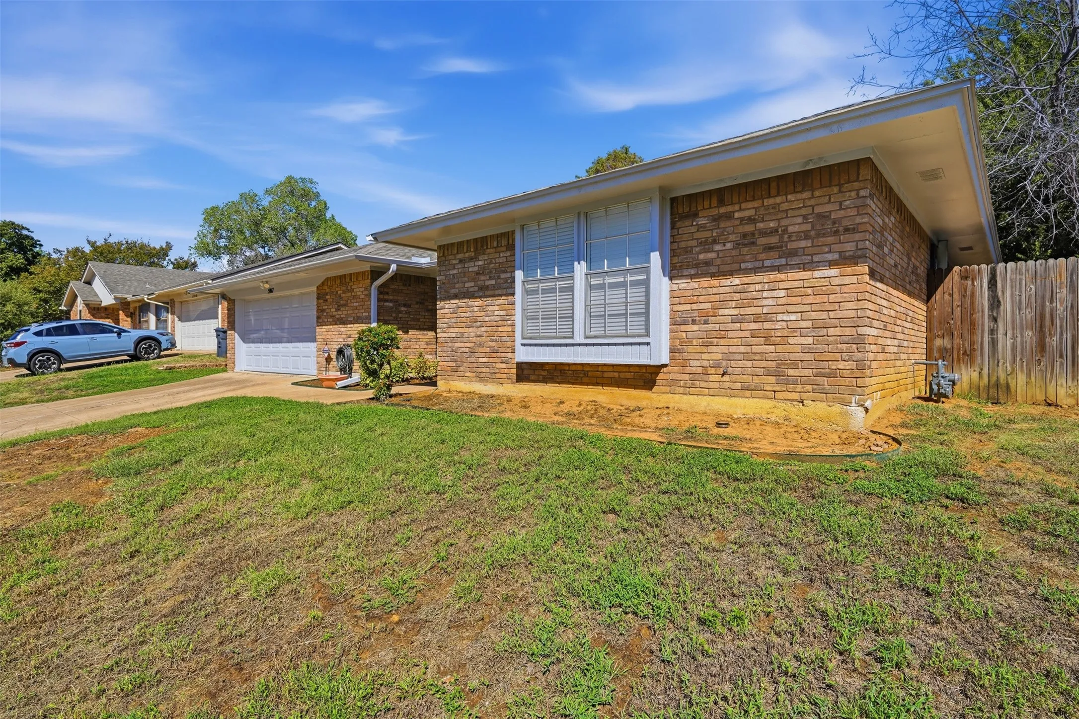 Single Family Residence For Rent in Tarrant County , 5917 Pleasant Hill Drive, Arlington, Texas 76016, 3 Bedroom, 2 Bathroom, 2 Garage spaces, 1,518 Sqft, built in 1979, mls#21406000, Real Estate Agent in Arlington, Homes For Rent in Tarrant county, Homes For Rent in Arlington, Realtor in Arlington Texas, Real Estate Brokerage Independent Realty Texas, Luminita Cordes Realtor