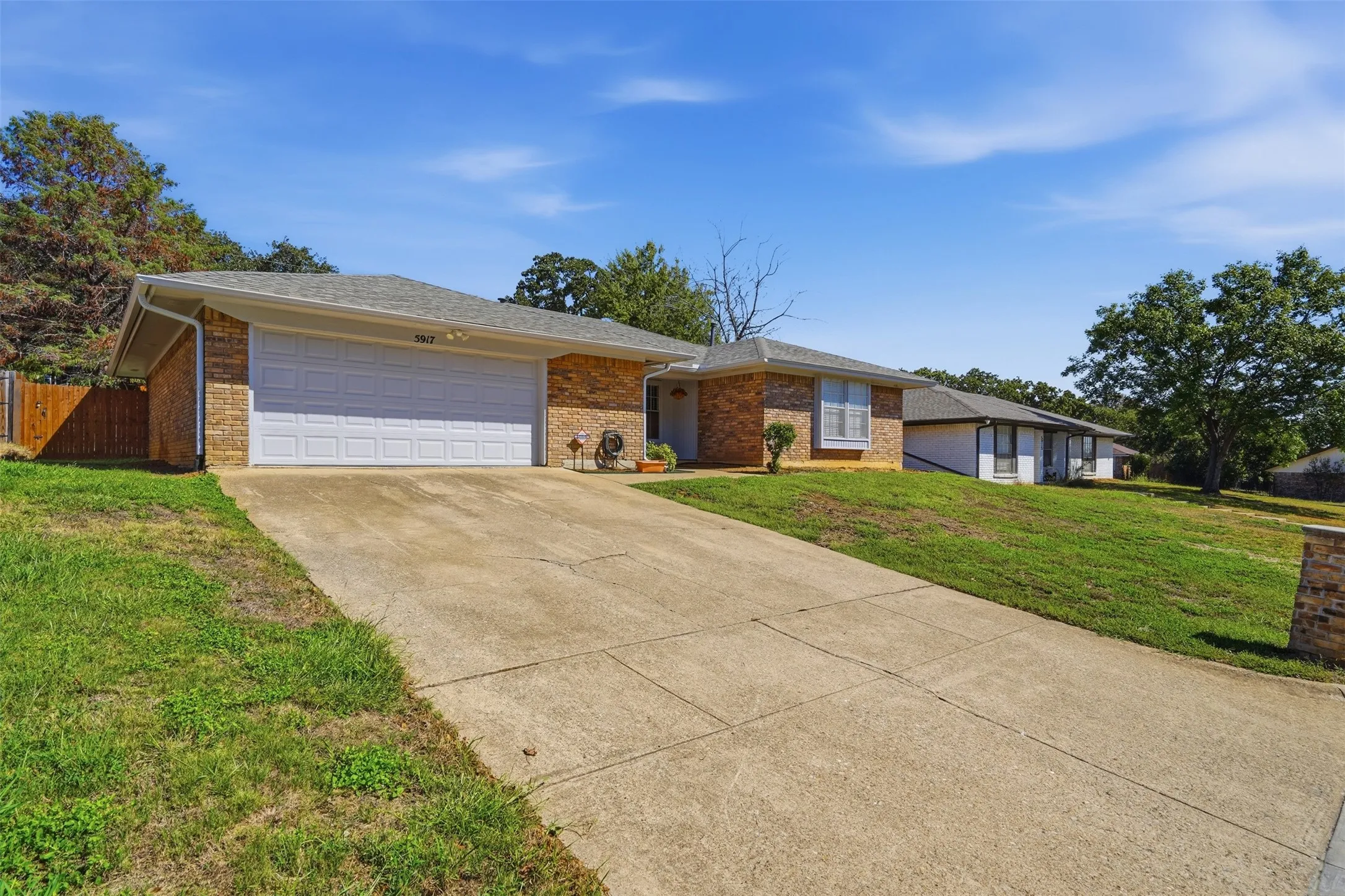Single Family Residence For Rent in Tarrant County , 5917 Pleasant Hill Drive, Arlington, Texas 76016, 3 Bedroom, 2 Bathroom, 2 Garage spaces, 1,518 Sqft, built in 1979, mls#21406000, Real Estate Agent in Arlington, Homes For Rent in Tarrant county, Homes For Rent in Arlington, Realtor in Arlington Texas, Real Estate Brokerage Independent Realty Texas, Luminita Cordes Realtor