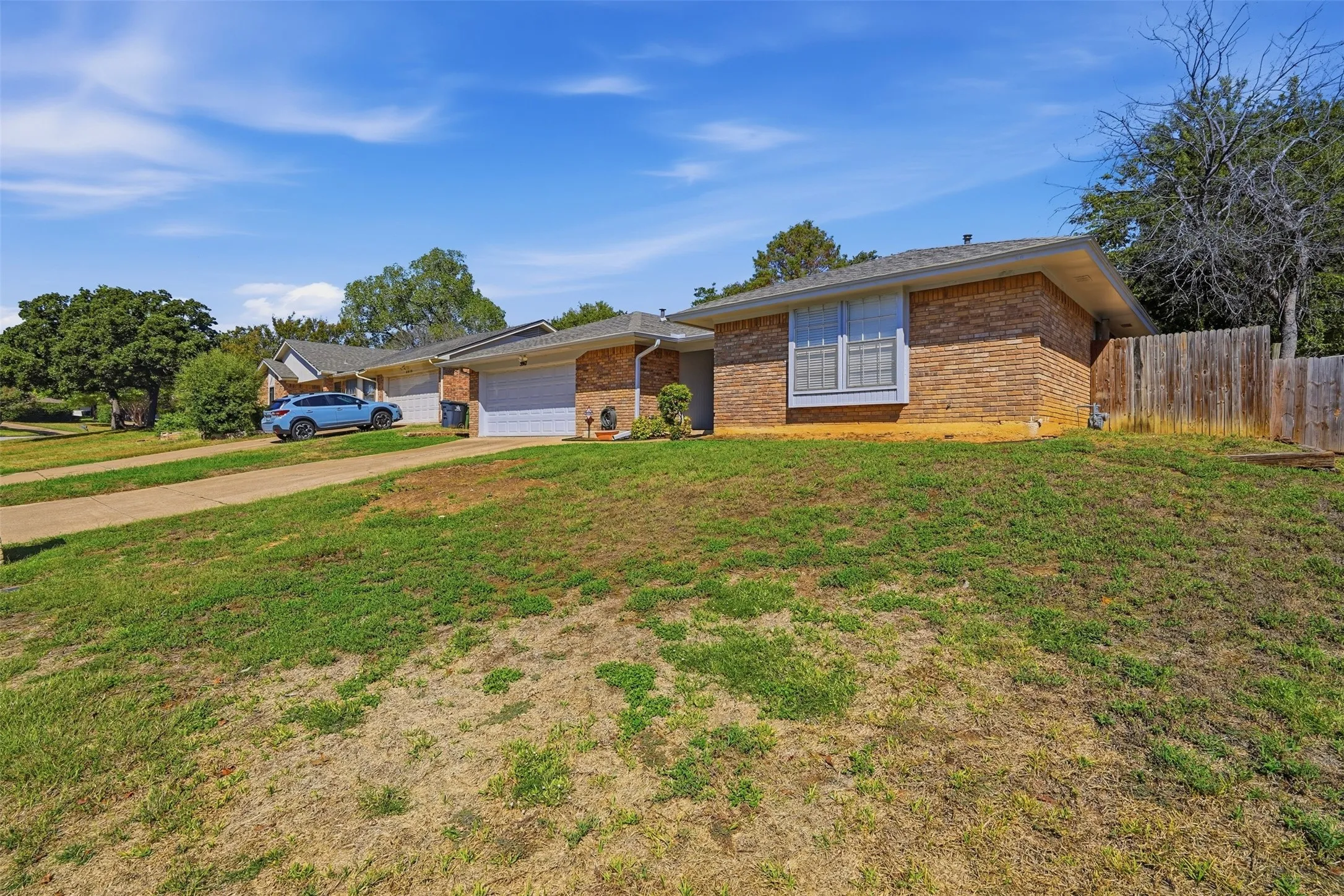 Single Family Residence For Rent in Tarrant County , 5917 Pleasant Hill Drive, Arlington, Texas 76016, 3 Bedroom, 2 Bathroom, 2 Garage spaces, 1,518 Sqft, built in 1979, mls#21406000, Real Estate Agent in Arlington, Homes For Rent in Tarrant county, Homes For Rent in Arlington, Realtor in Arlington Texas, Real Estate Brokerage Independent Realty Texas, Luminita Cordes Realtor