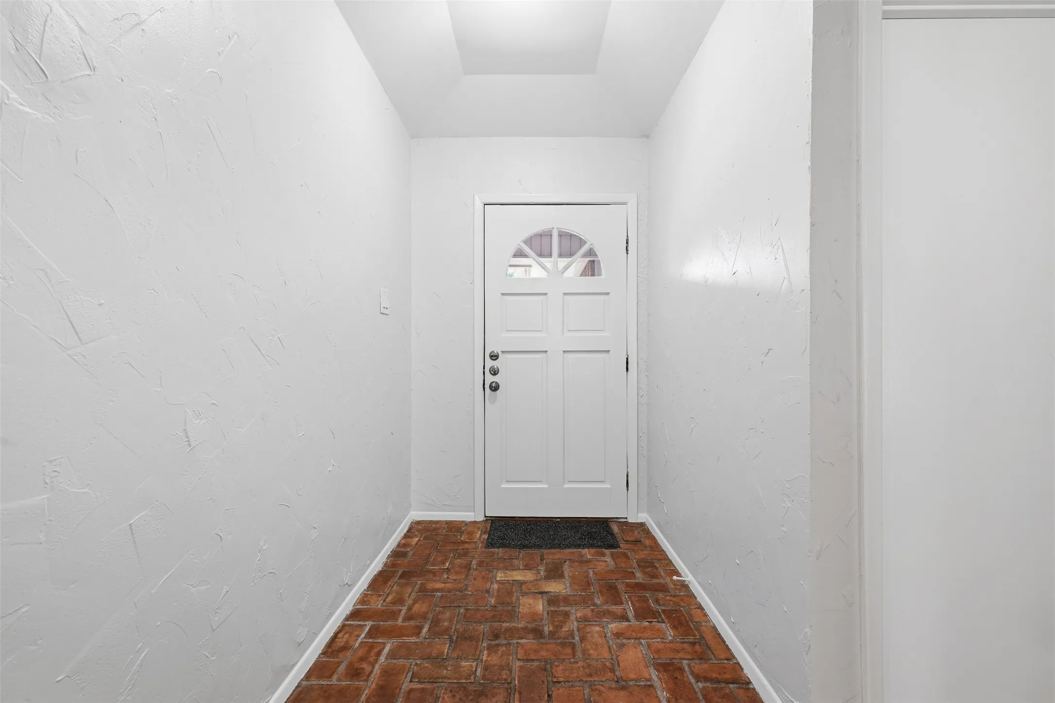 Single Family Residence For Rent in Tarrant County , 5917 Pleasant Hill Drive, Arlington, Texas 76016, 3 Bedroom, 2 Bathroom, 2 Garage spaces, 1,518 Sqft, built in 1979, mls#21406000, Real Estate Agent in Arlington, Homes For Rent in Tarrant county, Homes For Rent in Arlington, Realtor in Arlington Texas, Real Estate Brokerage Independent Realty Texas, Luminita Cordes Realtor