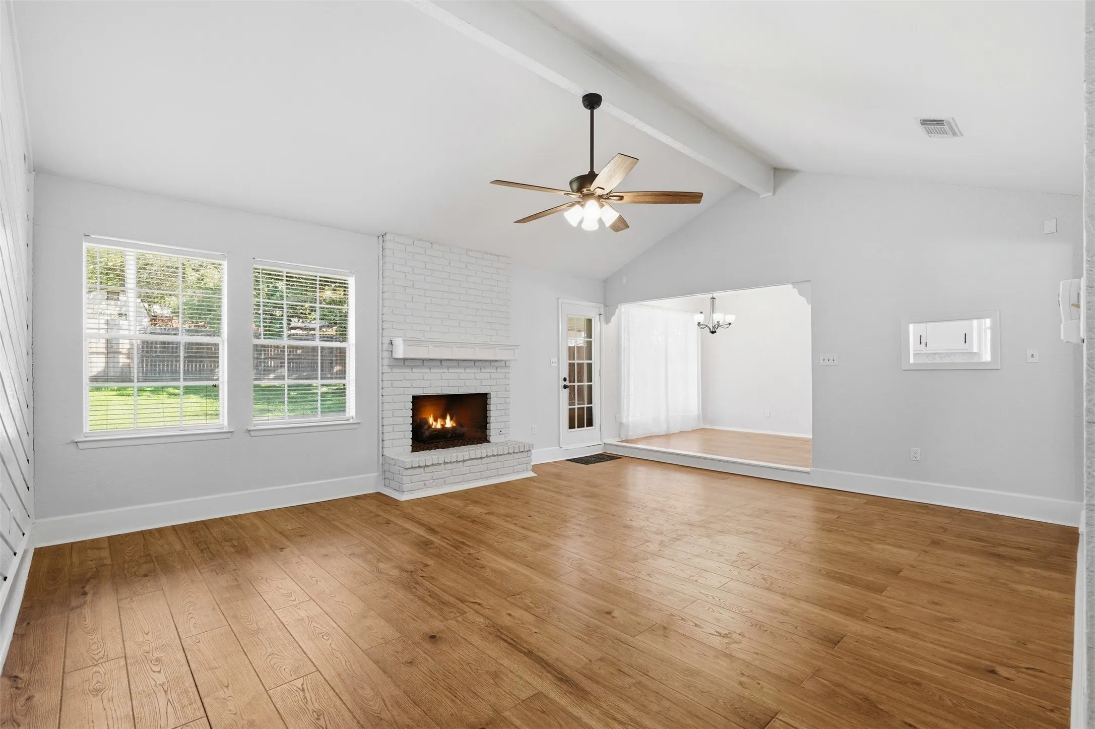 Single Family Residence For Rent in Tarrant County , 5917 Pleasant Hill Drive, Arlington, Texas 76016, 3 Bedroom, 2 Bathroom, 2 Garage spaces, 1,518 Sqft, built in 1979, mls#21406000, Real Estate Agent in Arlington, Homes For Rent in Tarrant county, Homes For Rent in Arlington, Realtor in Arlington Texas, Real Estate Brokerage Independent Realty Texas, Luminita Cordes Realtor