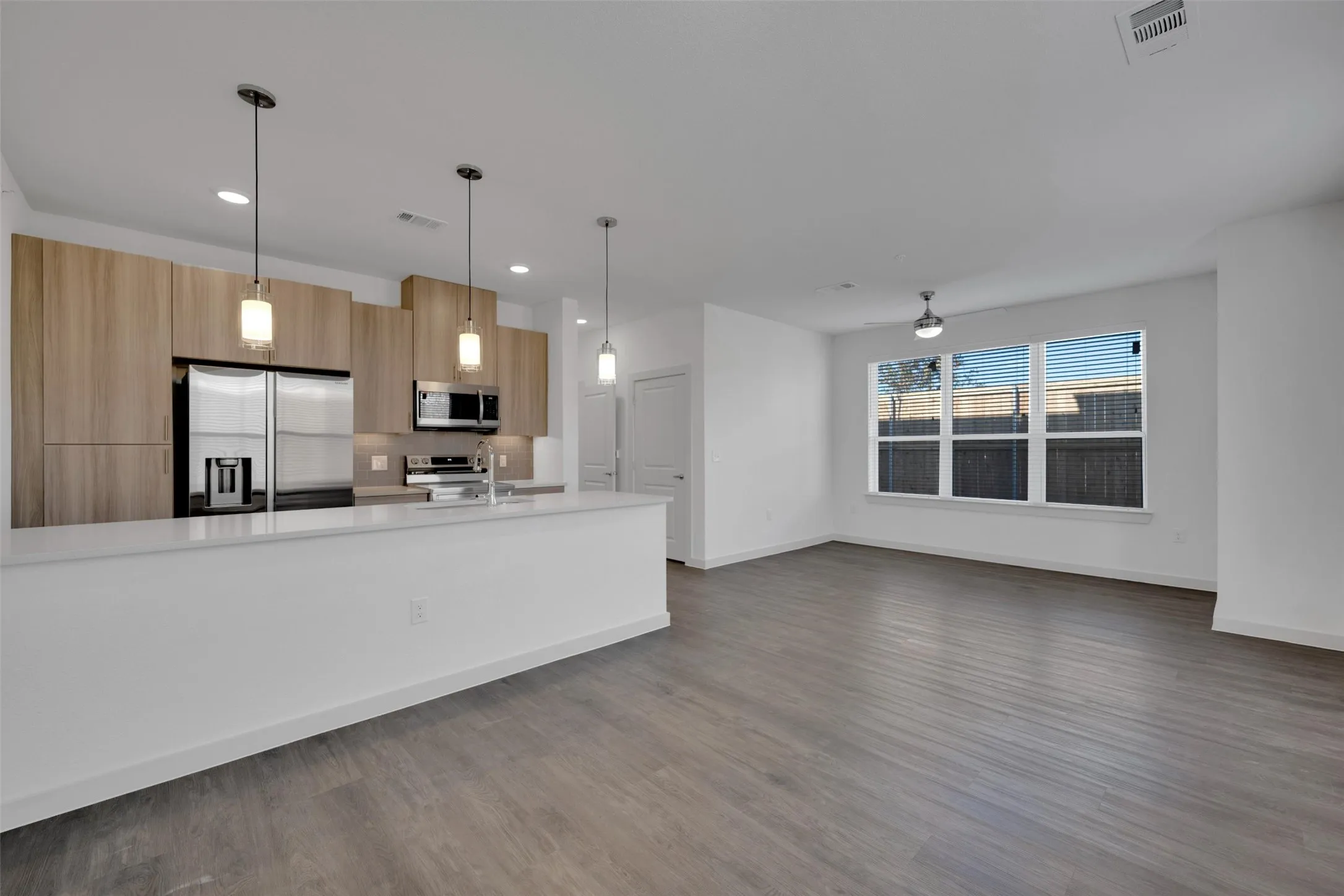 Townhouse For Rent in Dallas County , 10030 Garland Road 1401, Dallas, Texas 75218, 2 Bedroom, 2 Bathroom, Garage spaces, 1,305 Sqft, built in 2023, mls#21406034, Real Estate Agent in Dallas, Homes For Rent in Dallas county, Homes For Rent in Dallas, Realtor in Dallas Texas, Real Estate Brokerage Independent Realty Texas, Luminita Cordes Realtor
