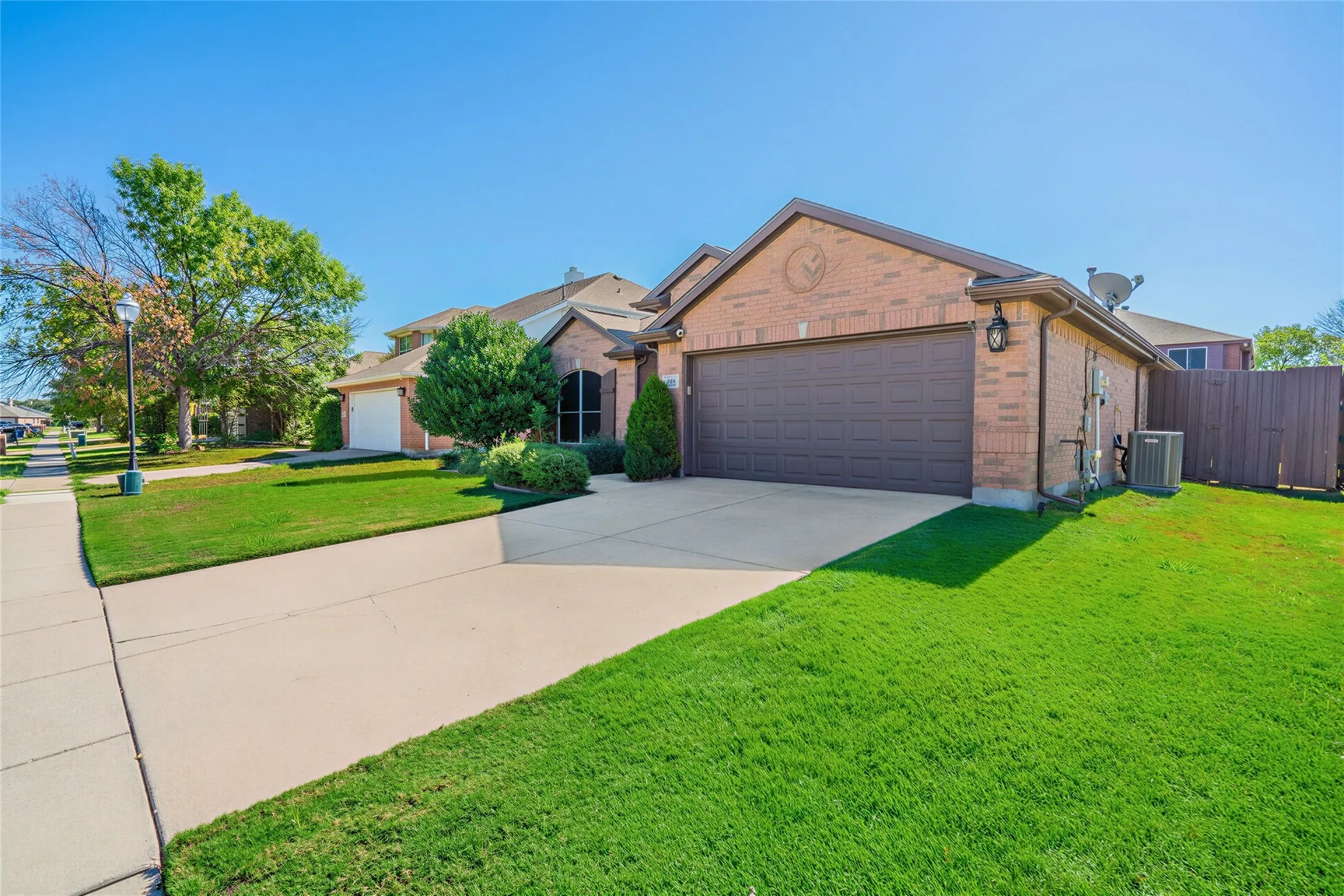 Single Family Residence For Rent in Denton County , 228 Flatwood Drive, Little Elm, Texas 75068, 3 Bedroom, 2 Bathroom, 2 Garage spaces, 1,581 Sqft, built in 2006, mls#21404795, Real Estate Agent in Little Elm, Homes For Rent in Denton county, Homes For Rent in Little Elm, Realtor in Little Elm Texas, Real Estate Brokerage Independent Realty Texas, Luminita Cordes Realtor