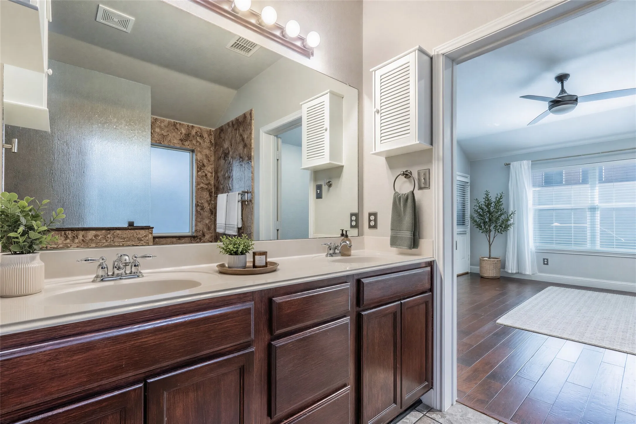 Single Family Residence For Rent in Denton County , 228 Flatwood Drive, Little Elm, Texas 75068, 3 Bedroom, 2 Bathroom, 2 Garage spaces, 1,581 Sqft, built in 2006, mls#21404795, Real Estate Agent in Little Elm, Homes For Rent in Denton county, Homes For Rent in Little Elm, Realtor in Little Elm Texas, Real Estate Brokerage Independent Realty Texas, Luminita Cordes Realtor
