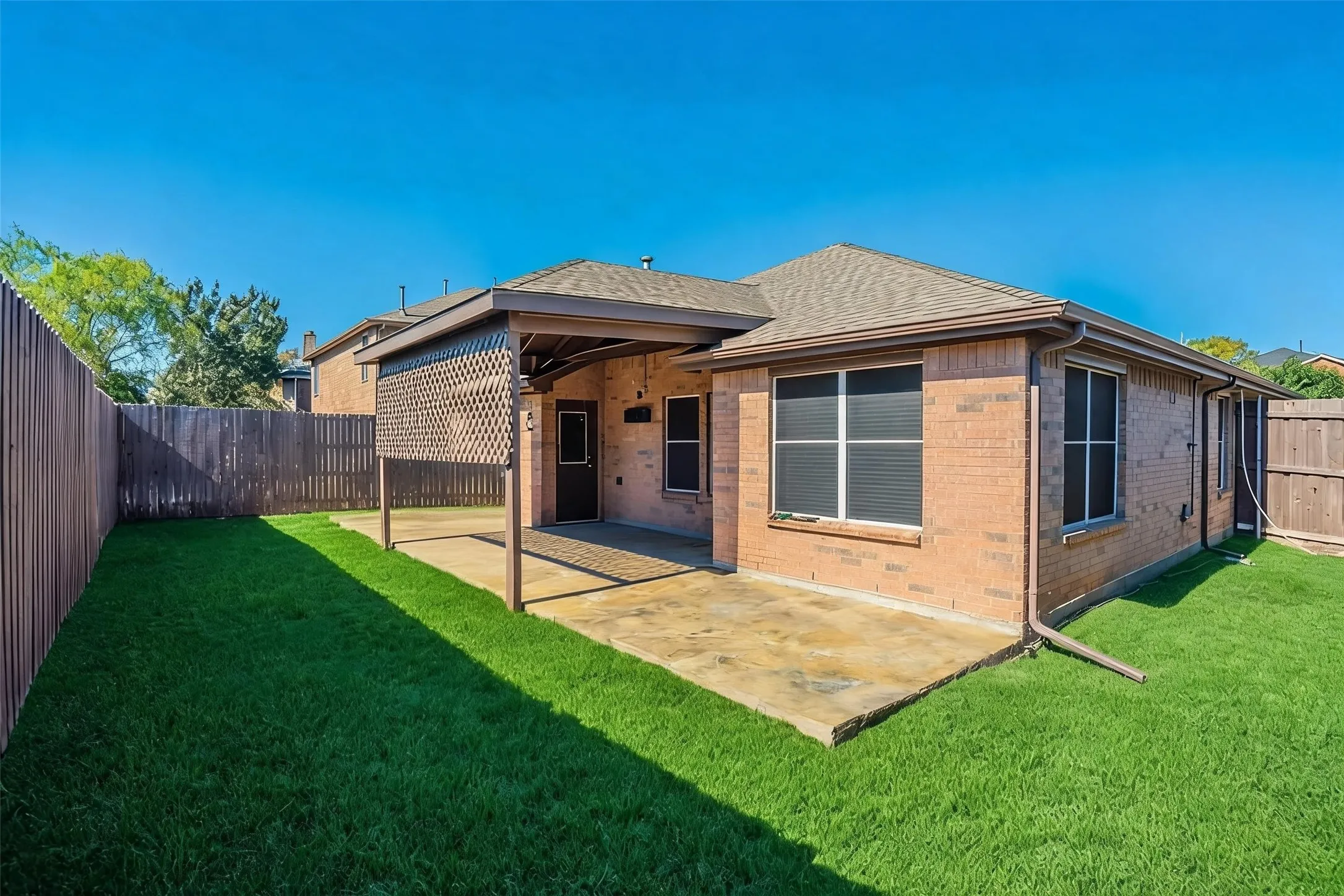 Single Family Residence For Rent in Denton County , 228 Flatwood Drive, Little Elm, Texas 75068, 3 Bedroom, 2 Bathroom, 2 Garage spaces, 1,581 Sqft, built in 2006, mls#21404795, Real Estate Agent in Little Elm, Homes For Rent in Denton county, Homes For Rent in Little Elm, Realtor in Little Elm Texas, Real Estate Brokerage Independent Realty Texas, Luminita Cordes Realtor