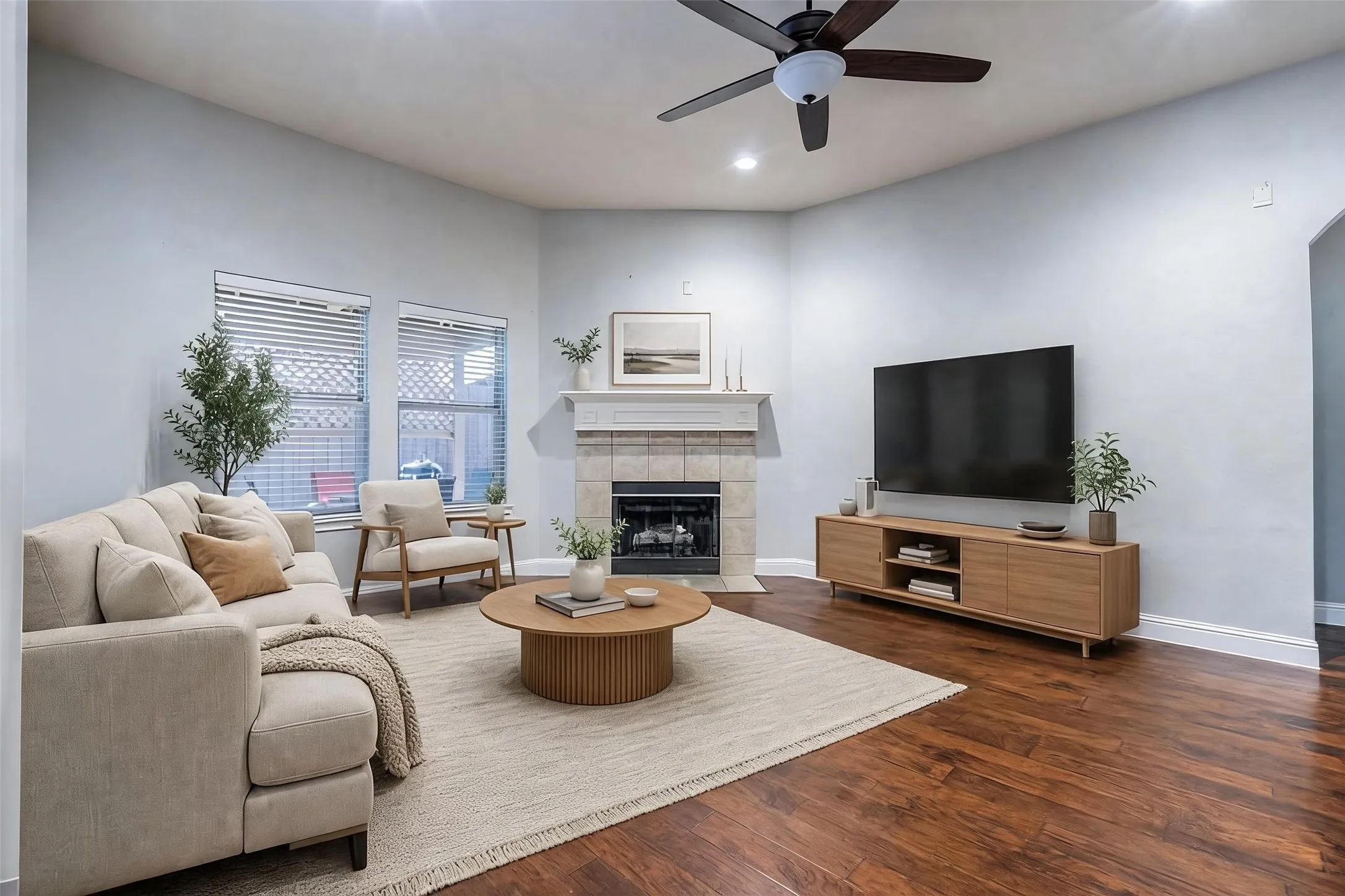 Single Family Residence For Rent in Denton County , 228 Flatwood Drive, Little Elm, Texas 75068, 3 Bedroom, 2 Bathroom, 2 Garage spaces, 1,581 Sqft, built in 2006, mls#21404795, Real Estate Agent in Little Elm, Homes For Rent in Denton county, Homes For Rent in Little Elm, Realtor in Little Elm Texas, Real Estate Brokerage Independent Realty Texas, Luminita Cordes Realtor