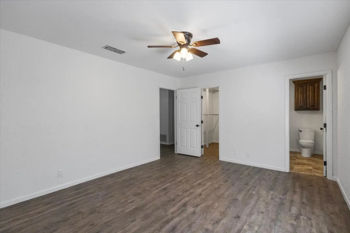 Single Family Residence For Sale in Smith County , 3619 Leaning Oaks, Flint, Texas 75962, 3 Bedroom, 2 Bathroom, 2 Garage spaces, 1,961 Sqft, built in 1983, mls#21405971, Real Estate Agent in Flint, Homes For Sale in Smith county, Homes For Sale in Flint, Realtor in Flint Texas, Real Estate Brokerage Independent Realty Texas, Luminita Cordes Realtor
