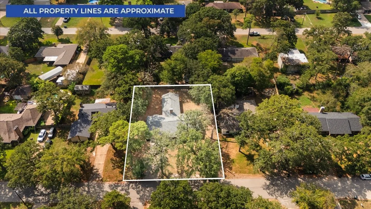 Single Family Residence For Sale in Smith County , 3619 Leaning Oaks, Flint, Texas 75962, 3 Bedroom, 2 Bathroom, 2 Garage spaces, 1,961 Sqft, built in 1983, mls#21405971, Real Estate Agent in Flint, Homes For Sale in Smith county, Homes For Sale in Flint, Realtor in Flint Texas, Real Estate Brokerage Independent Realty Texas, Luminita Cordes Realtor