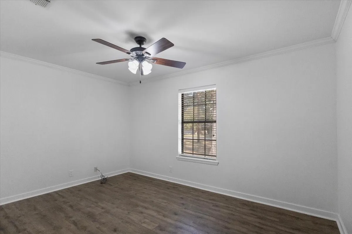Single Family Residence For Sale in Smith County , 3619 Leaning Oaks, Flint, Texas 75962, 3 Bedroom, 2 Bathroom, 2 Garage spaces, 1,961 Sqft, built in 1983, mls#21405971, Real Estate Agent in Flint, Homes For Sale in Smith county, Homes For Sale in Flint, Realtor in Flint Texas, Real Estate Brokerage Independent Realty Texas, Luminita Cordes Realtor