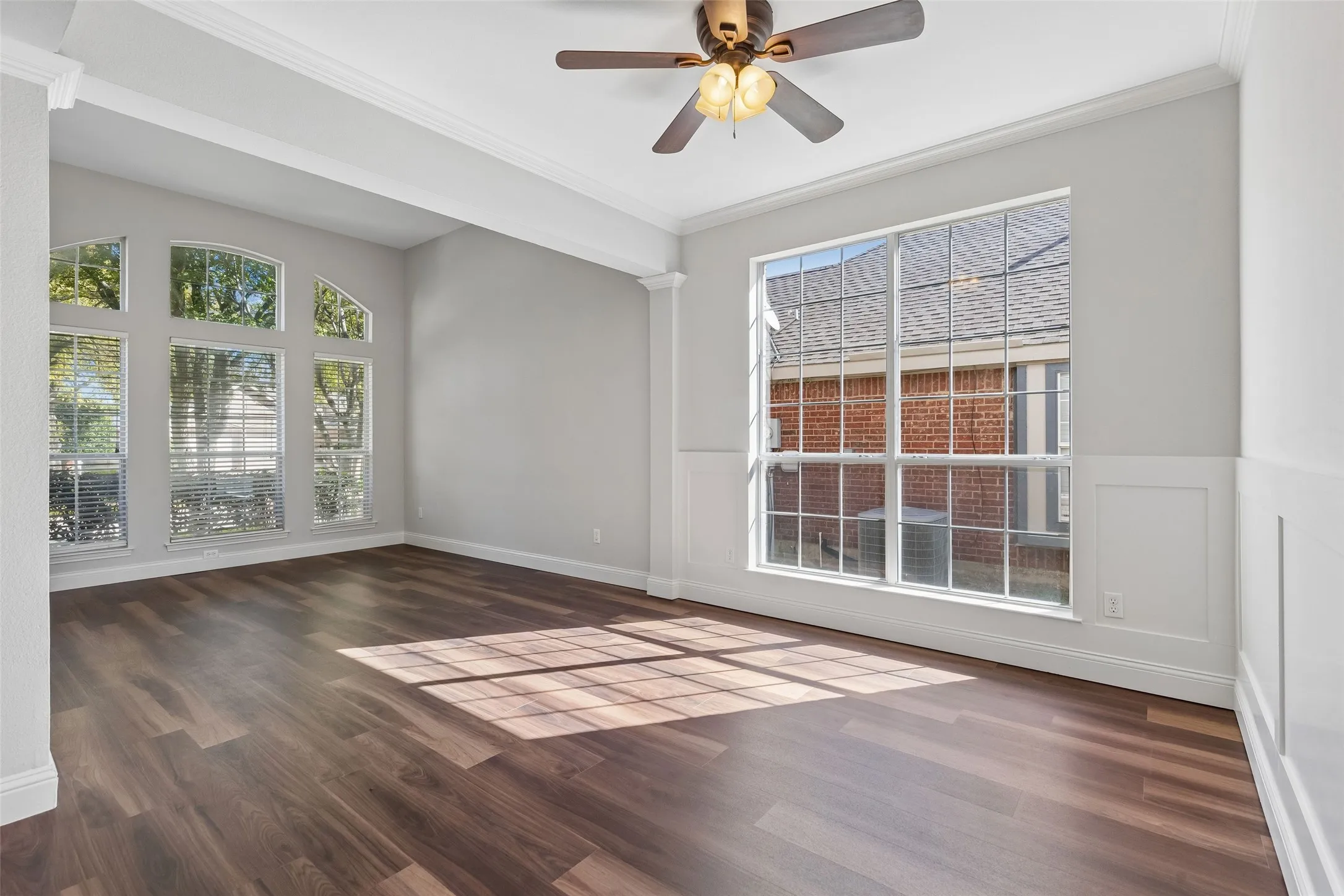 Single Family Residence For Sale in Collin County , 5421 Pebble Court, Mc Kinney, Texas 75072, 4 Bedroom, 4 Bathroom, 2 Garage spaces, 2,279 Sqft, built in 1998, mls#21405972, Real Estate Agent in Mc Kinney, Homes For Sale in Collin county, Homes For Sale in Mc Kinney, Realtor in Mc Kinney Texas, Real Estate Brokerage Independent Realty Texas, Luminita Cordes Realtor