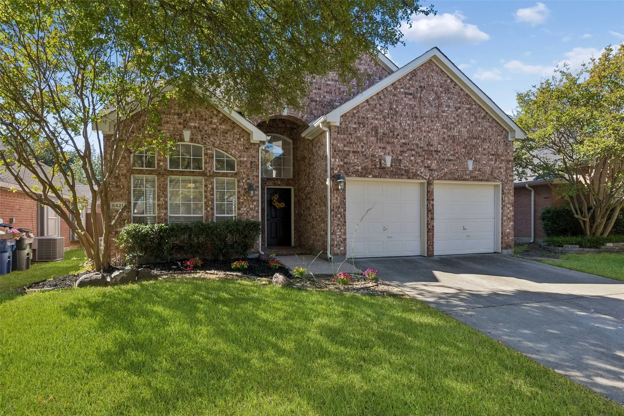 Single Family Residence For Sale in Collin County , 5421 Pebble Court, Mc Kinney, Texas 75072, 4 Bedroom, 4 Bathroom, 2 Garage spaces, 2,279 Sqft, built in 1998, mls#21405972, Real Estate Agent in Mc Kinney, Homes For Sale in Collin county, Homes For Sale in Mc Kinney, Realtor in Mc Kinney Texas, Real Estate Brokerage Independent Realty Texas, Luminita Cordes Realtor