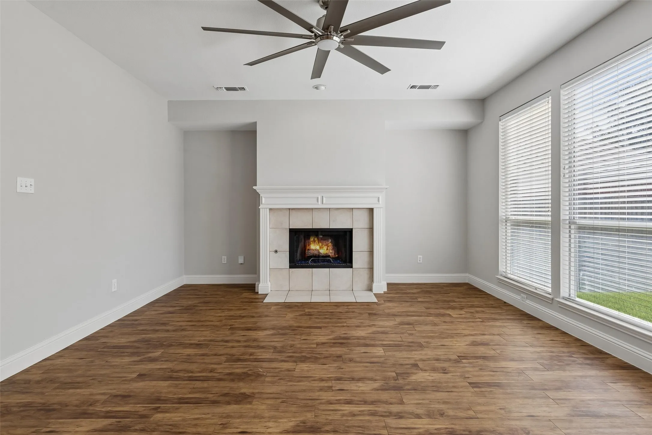 Single Family Residence For Sale in Collin County , 5421 Pebble Court, Mc Kinney, Texas 75072, 4 Bedroom, 4 Bathroom, 2 Garage spaces, 2,279 Sqft, built in 1998, mls#21405972, Real Estate Agent in Mc Kinney, Homes For Sale in Collin county, Homes For Sale in Mc Kinney, Realtor in Mc Kinney Texas, Real Estate Brokerage Independent Realty Texas, Luminita Cordes Realtor