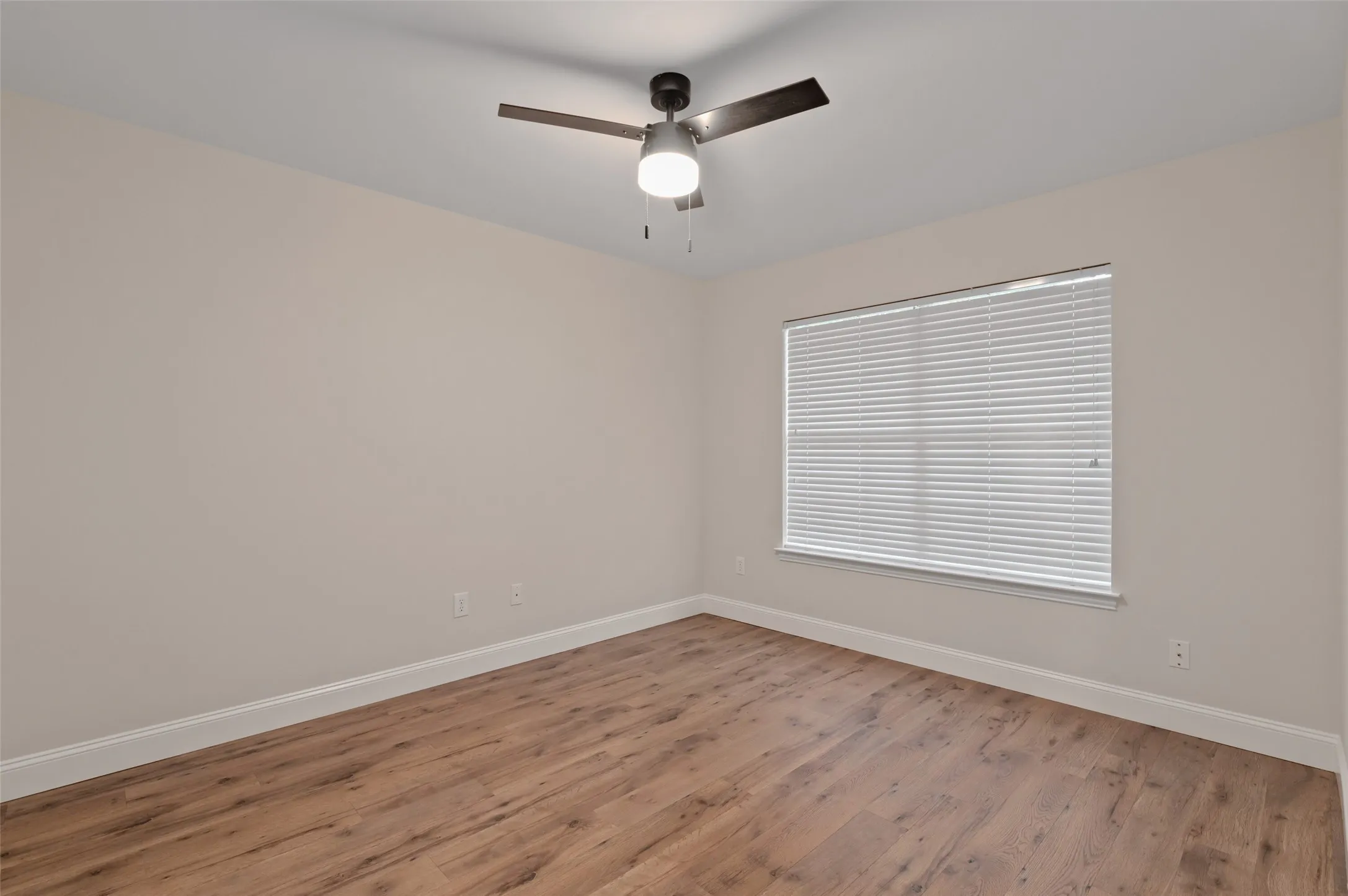 Single Family Residence For Sale in Denton County , 9705 Pinewood Drive, Denton, Texas 76207, 2 Bedroom, 2 Bathroom, 2 Garage spaces, 1,499 Sqft, built in 2001, mls#21406037, Real Estate Agent in Denton, Homes For Sale in Denton county, Homes For Sale in Denton, Realtor in Denton Texas, Real Estate Brokerage Independent Realty Texas, Luminita Cordes Realtor