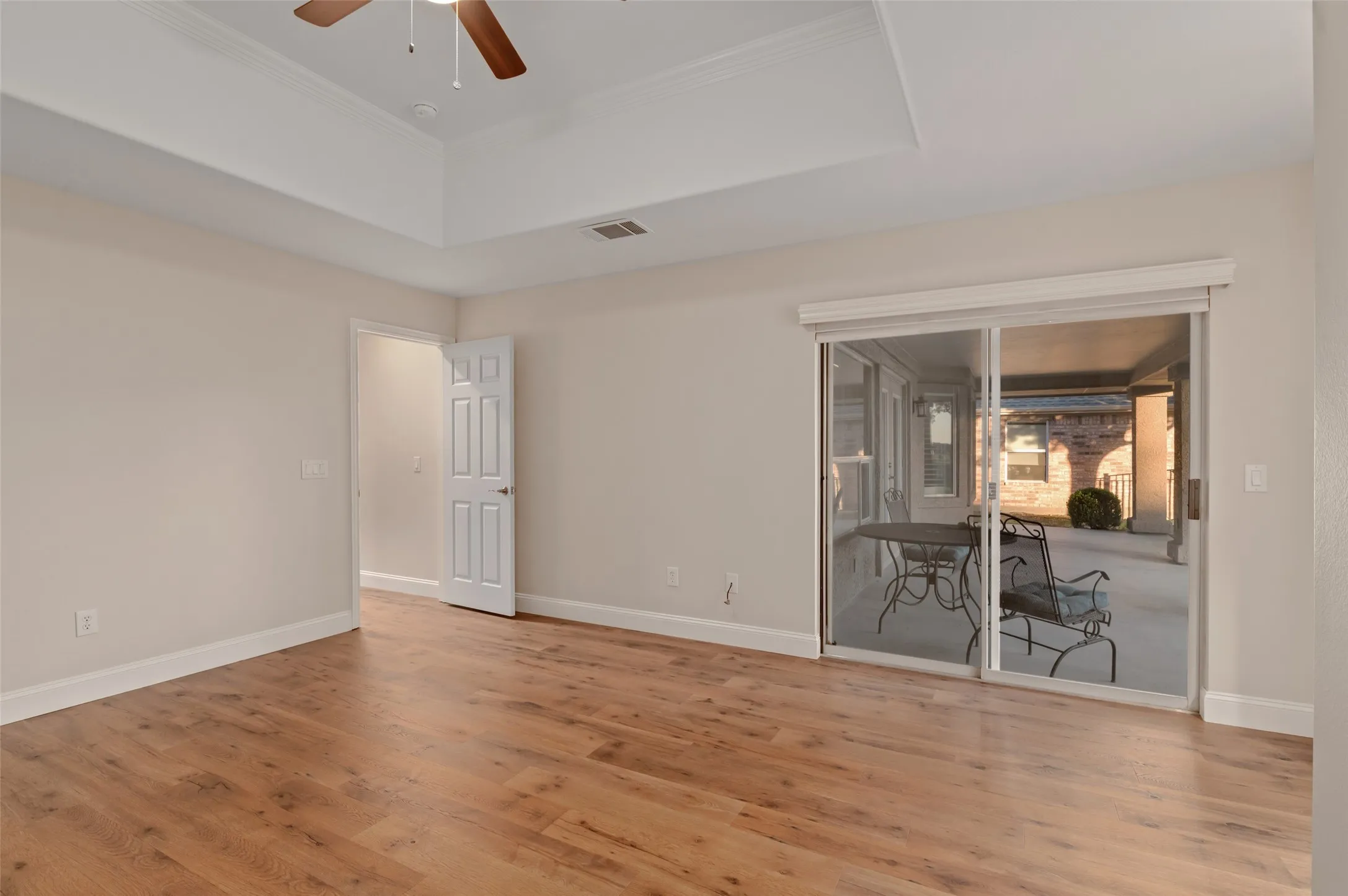 Single Family Residence For Sale in Denton County , 9705 Pinewood Drive, Denton, Texas 76207, 2 Bedroom, 2 Bathroom, 2 Garage spaces, 1,499 Sqft, built in 2001, mls#21406037, Real Estate Agent in Denton, Homes For Sale in Denton county, Homes For Sale in Denton, Realtor in Denton Texas, Real Estate Brokerage Independent Realty Texas, Luminita Cordes Realtor