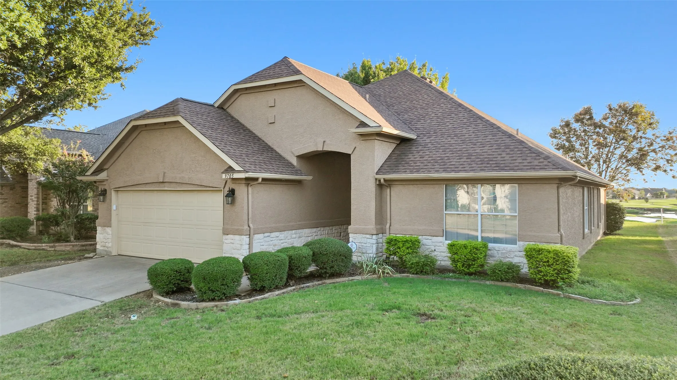 Single Family Residence For Sale in Denton County , 9705 Pinewood Drive, Denton, Texas 76207, 2 Bedroom, 2 Bathroom, 2 Garage spaces, 1,499 Sqft, built in 2001, mls#21406037, Real Estate Agent in Denton, Homes For Sale in Denton county, Homes For Sale in Denton, Realtor in Denton Texas, Real Estate Brokerage Independent Realty Texas, Luminita Cordes Realtor