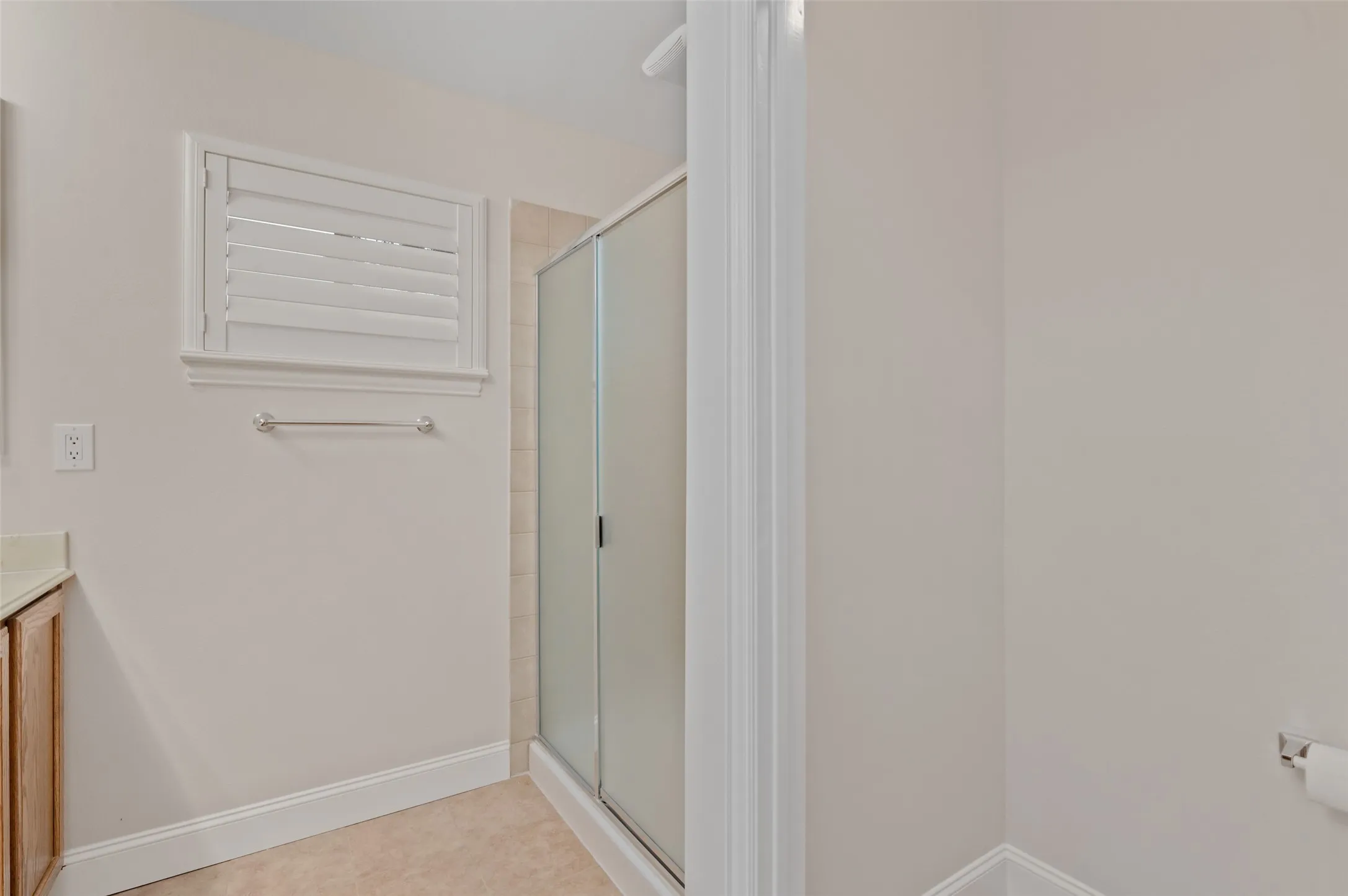 Single Family Residence For Sale in Denton County , 9705 Pinewood Drive, Denton, Texas 76207, 2 Bedroom, 2 Bathroom, 2 Garage spaces, 1,499 Sqft, built in 2001, mls#21406037, Real Estate Agent in Denton, Homes For Sale in Denton county, Homes For Sale in Denton, Realtor in Denton Texas, Real Estate Brokerage Independent Realty Texas, Luminita Cordes Realtor
