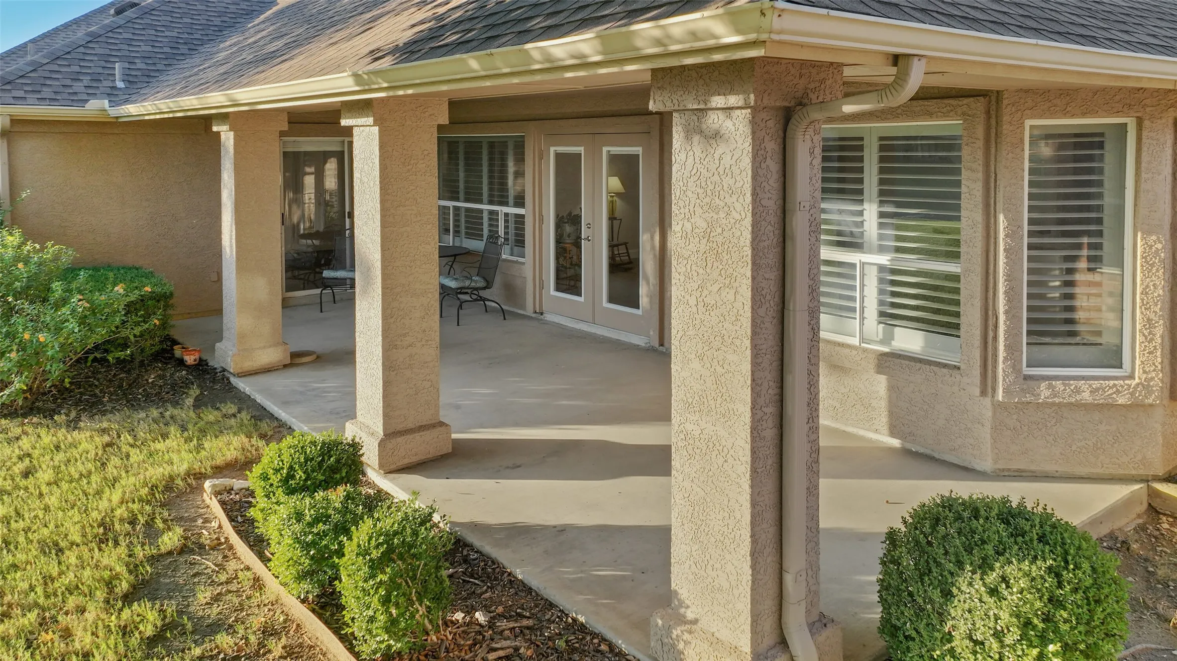 Single Family Residence For Sale in Denton County , 9705 Pinewood Drive, Denton, Texas 76207, 2 Bedroom, 2 Bathroom, 2 Garage spaces, 1,499 Sqft, built in 2001, mls#21406037, Real Estate Agent in Denton, Homes For Sale in Denton county, Homes For Sale in Denton, Realtor in Denton Texas, Real Estate Brokerage Independent Realty Texas, Luminita Cordes Realtor