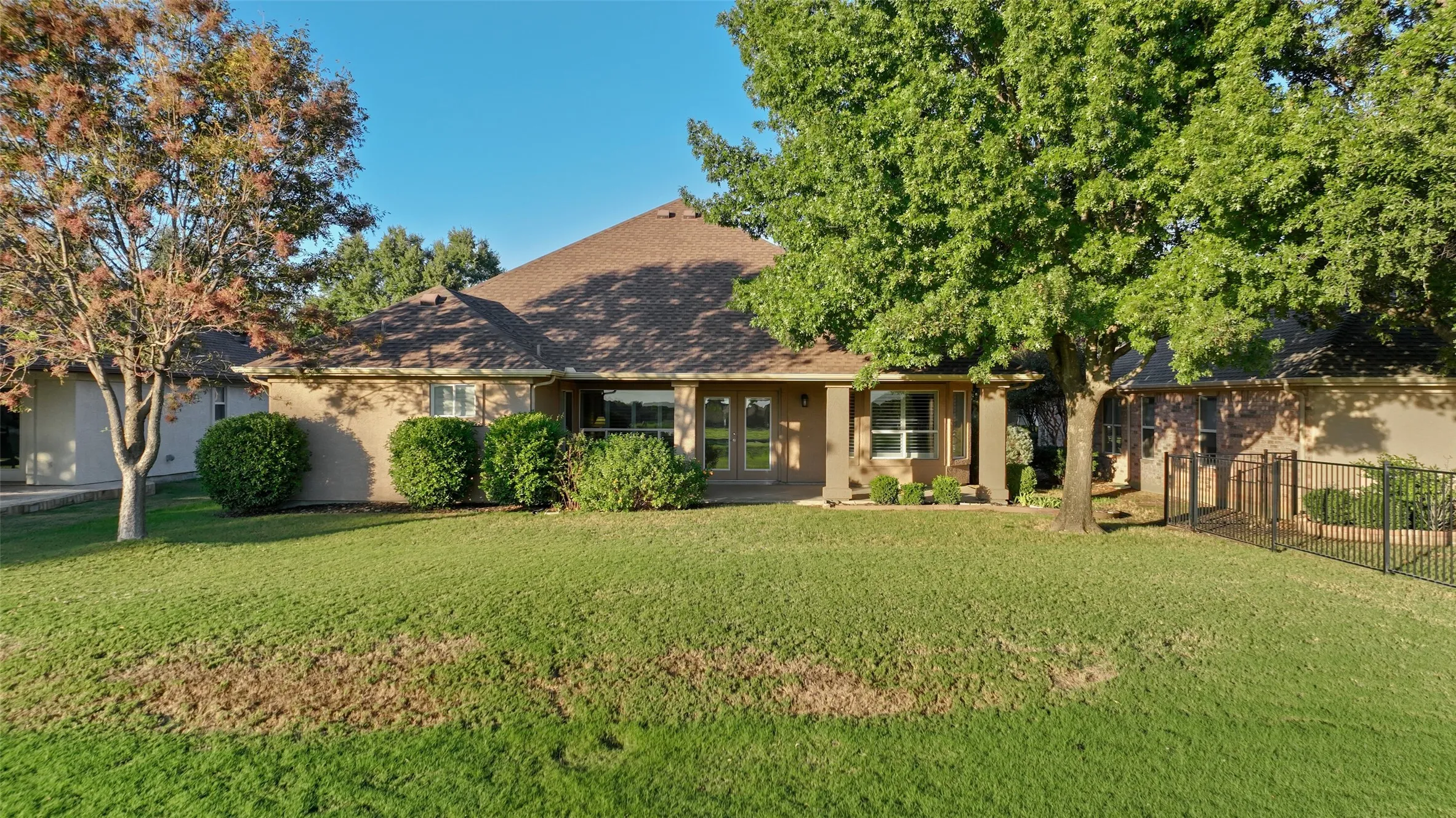 Single Family Residence For Sale in Denton County , 9705 Pinewood Drive, Denton, Texas 76207, 2 Bedroom, 2 Bathroom, 2 Garage spaces, 1,499 Sqft, built in 2001, mls#21406037, Real Estate Agent in Denton, Homes For Sale in Denton county, Homes For Sale in Denton, Realtor in Denton Texas, Real Estate Brokerage Independent Realty Texas, Luminita Cordes Realtor