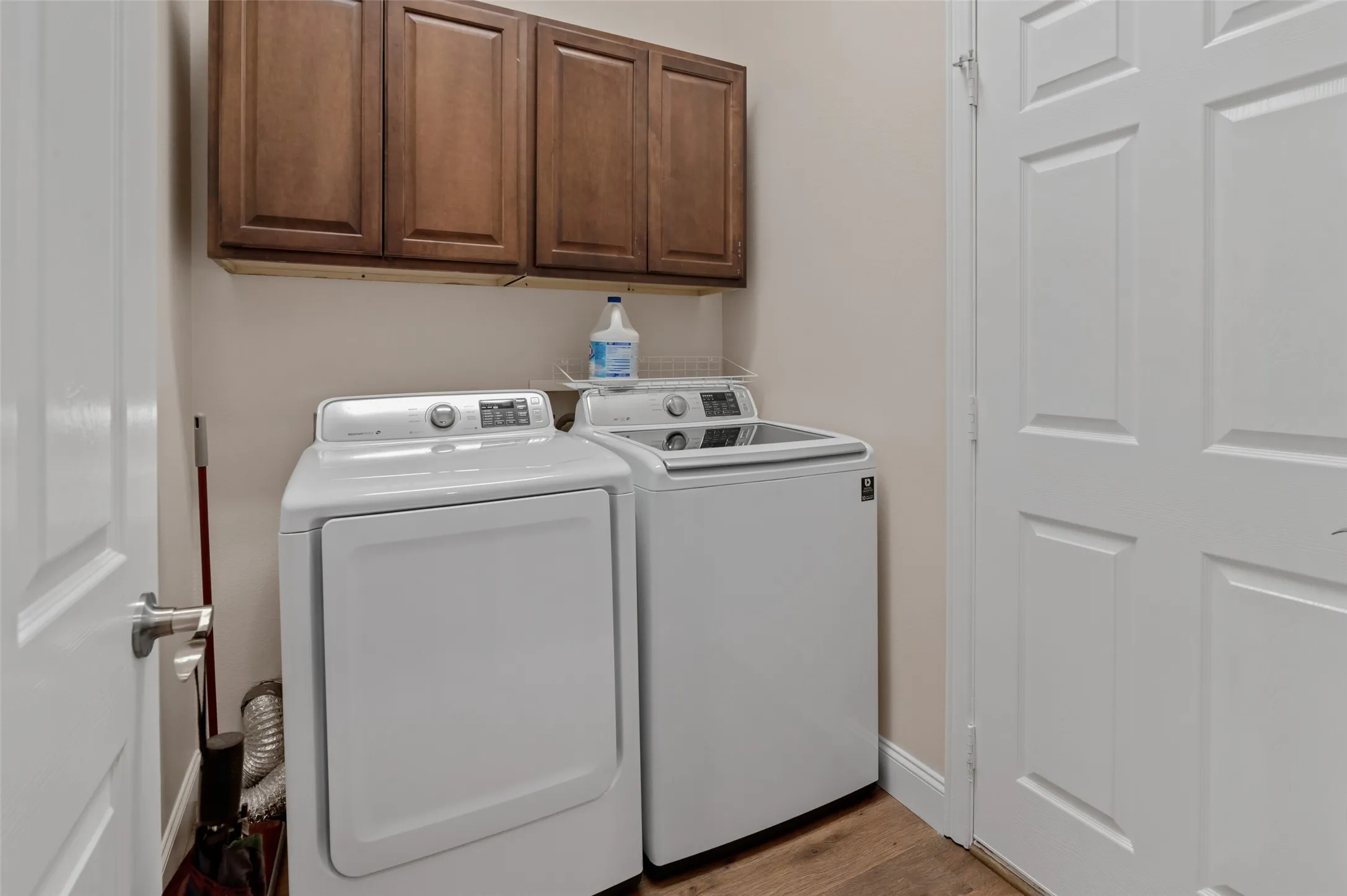 Single Family Residence For Sale in Denton County , 9705 Pinewood Drive, Denton, Texas 76207, 2 Bedroom, 2 Bathroom, 2 Garage spaces, 1,499 Sqft, built in 2001, mls#21406037, Real Estate Agent in Denton, Homes For Sale in Denton county, Homes For Sale in Denton, Realtor in Denton Texas, Real Estate Brokerage Independent Realty Texas, Luminita Cordes Realtor