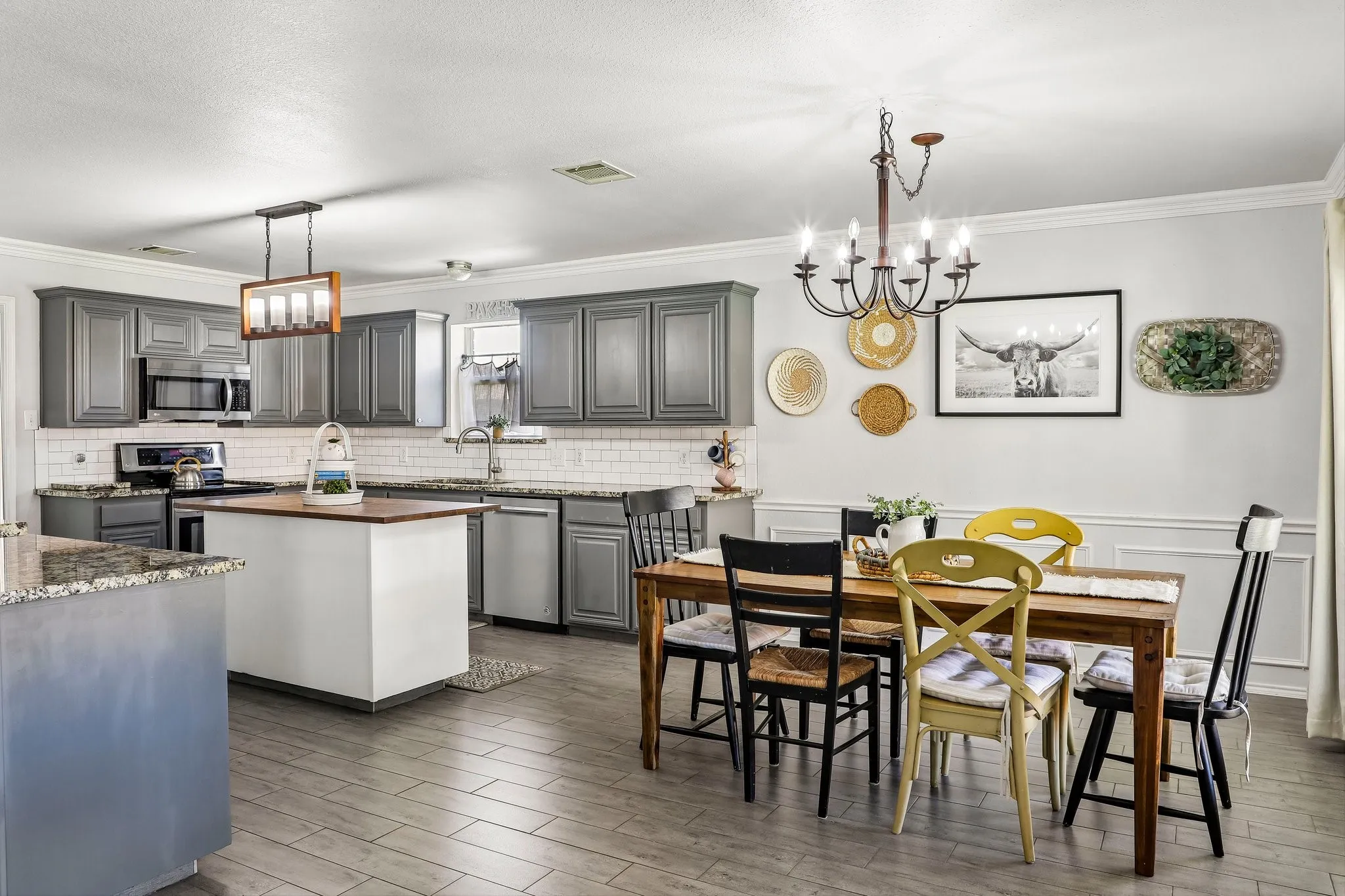 Single Family Residence For Sale in Ellis County , 705 Mcalpin Road, Midlothian, Texas 76065, 4 Bedroom, 3 Bathroom, 2 Garage spaces, 2,291 Sqft, built in 2004, mls#21404485, Real Estate Agent in Midlothian, Homes For Sale in Ellis county, Homes For Sale in Midlothian, Realtor in Midlothian Texas, Real Estate Brokerage Independent Realty Texas, Luminita Cordes Realtor