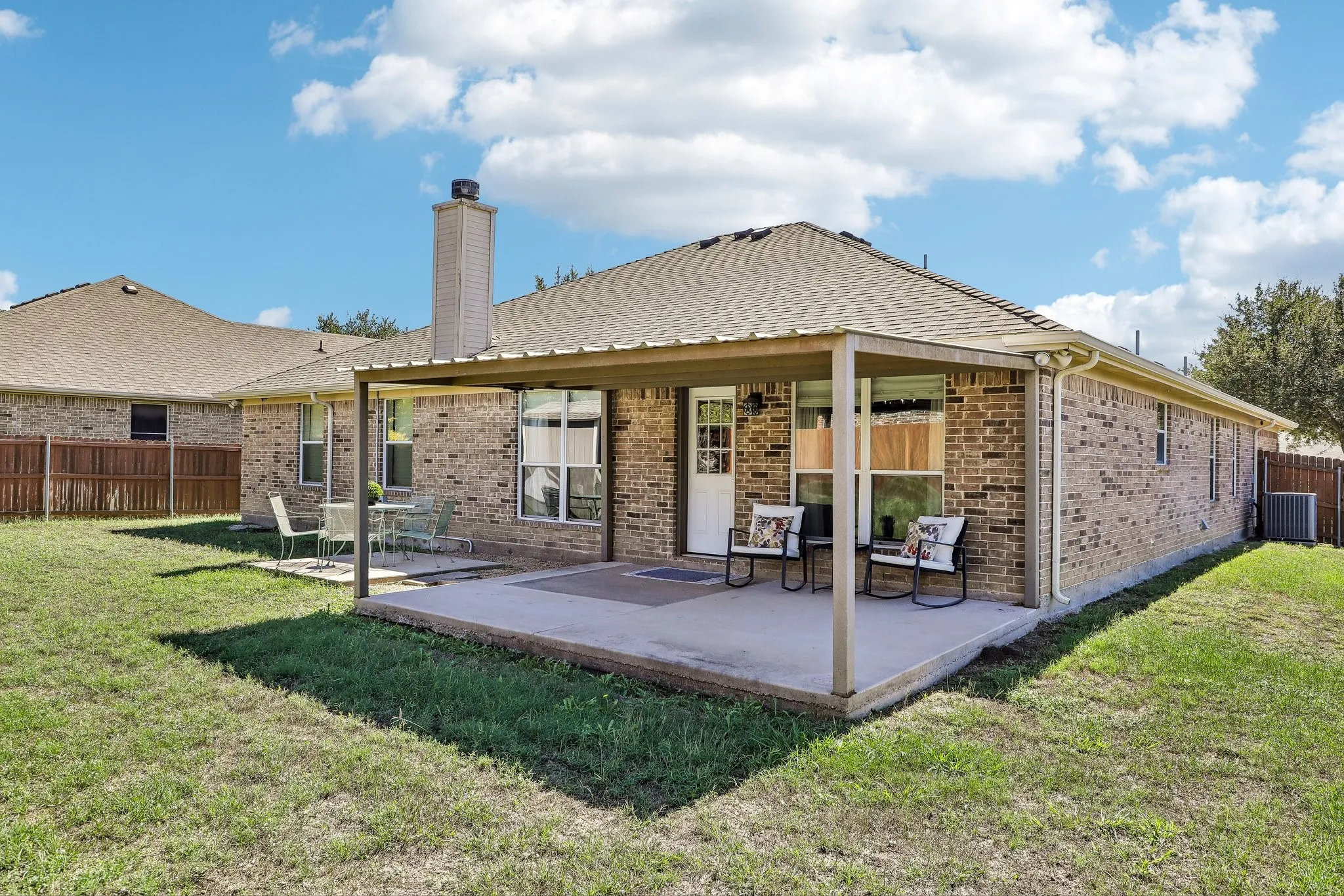 Single Family Residence For Sale in Ellis County , 705 Mcalpin Road, Midlothian, Texas 76065, 4 Bedroom, 3 Bathroom, 2 Garage spaces, 2,291 Sqft, built in 2004, mls#21404485, Real Estate Agent in Midlothian, Homes For Sale in Ellis county, Homes For Sale in Midlothian, Realtor in Midlothian Texas, Real Estate Brokerage Independent Realty Texas, Luminita Cordes Realtor