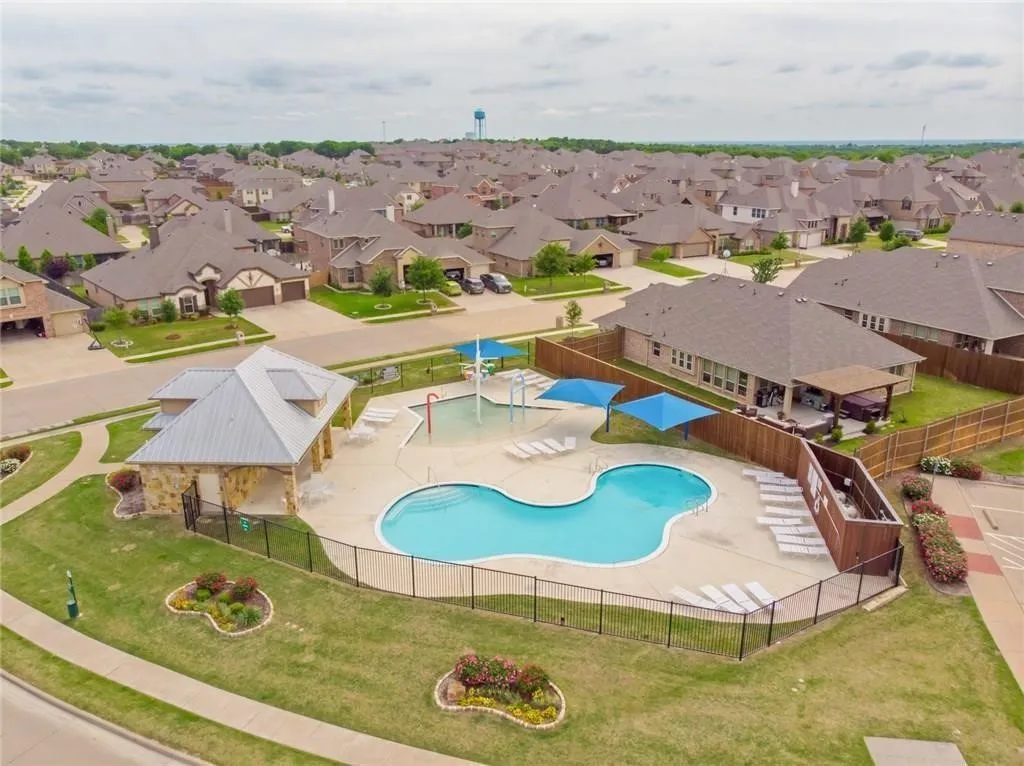 Single Family Residence For Sale in Ellis County , 705 Mcalpin Road, Midlothian, Texas 76065, 4 Bedroom, 3 Bathroom, 2 Garage spaces, 2,291 Sqft, built in 2004, mls#21404485, Real Estate Agent in Midlothian, Homes For Sale in Ellis county, Homes For Sale in Midlothian, Realtor in Midlothian Texas, Real Estate Brokerage Independent Realty Texas, Luminita Cordes Realtor