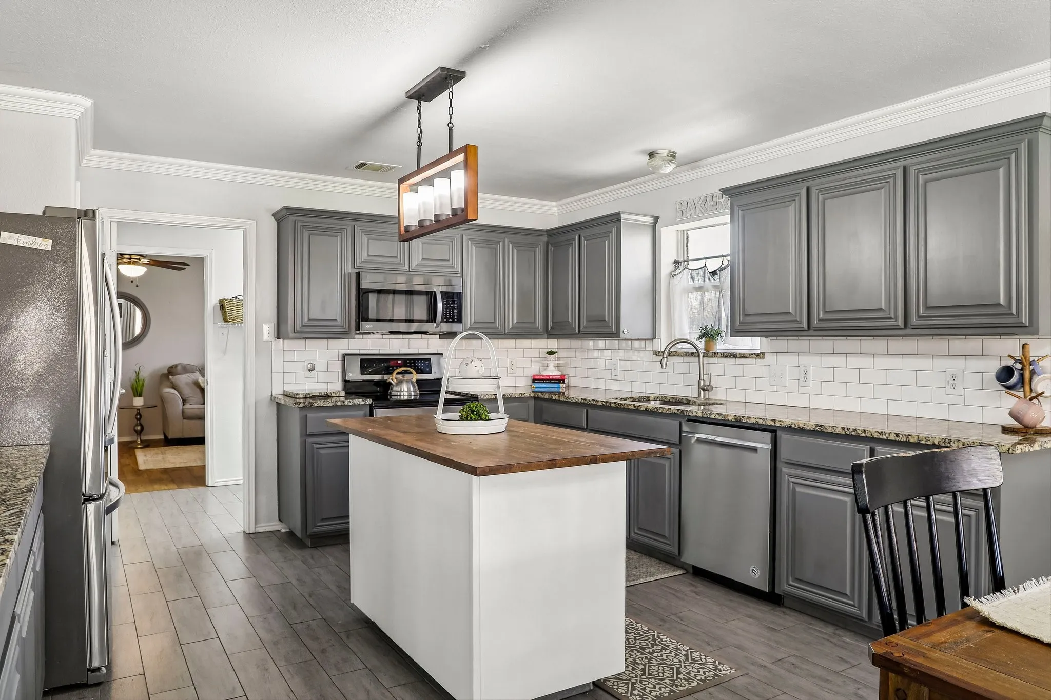 Single Family Residence For Sale in Ellis County , 705 Mcalpin Road, Midlothian, Texas 76065, 4 Bedroom, 3 Bathroom, 2 Garage spaces, 2,291 Sqft, built in 2004, mls#21404485, Real Estate Agent in Midlothian, Homes For Sale in Ellis county, Homes For Sale in Midlothian, Realtor in Midlothian Texas, Real Estate Brokerage Independent Realty Texas, Luminita Cordes Realtor