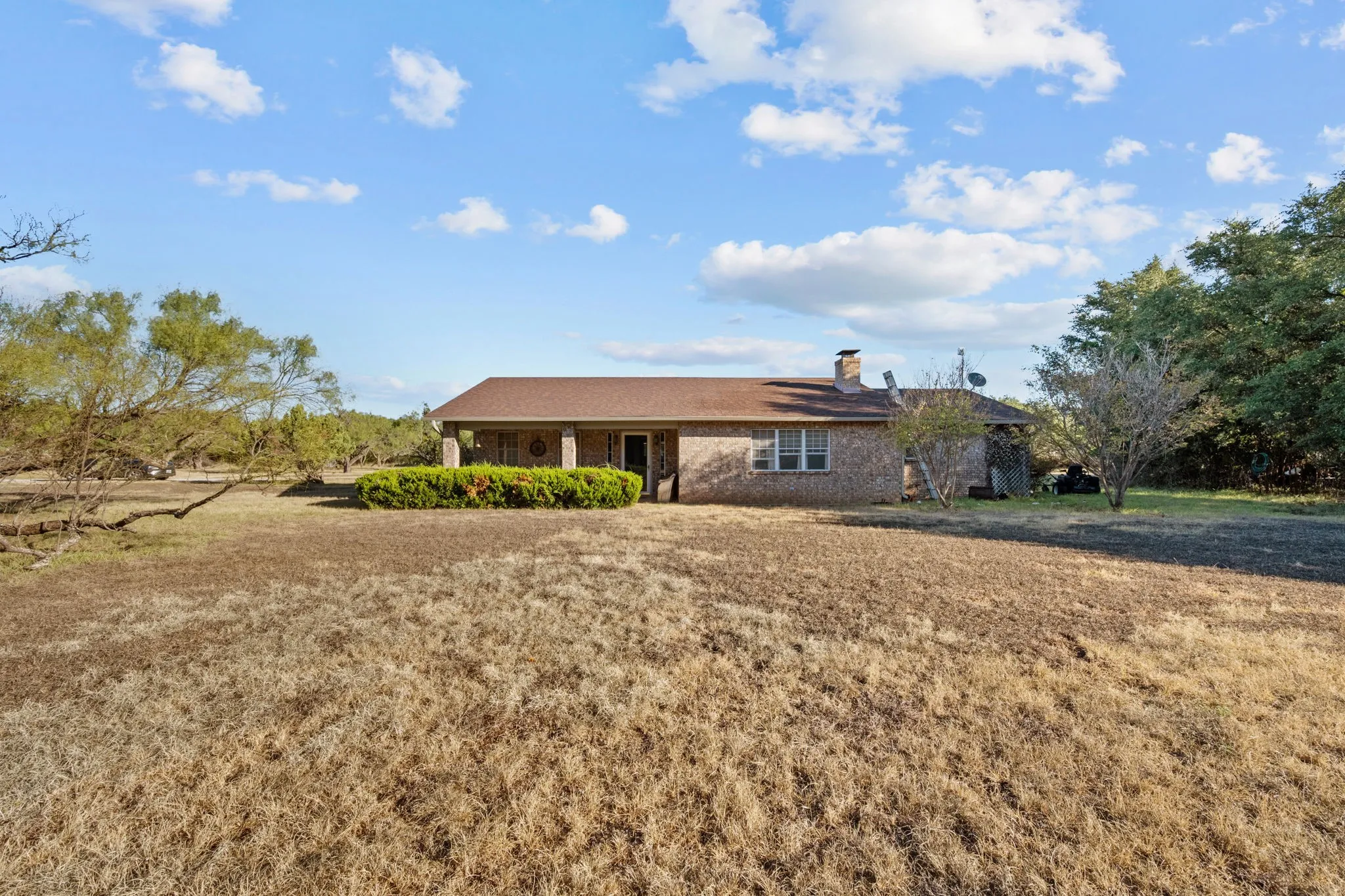 Single Family Residence For Sale in Brown County , 5599 County Road 614, Early, Texas 76802, 3 Bedroom, 2 Bathroom, 2 Garage spaces, 1,766 Sqft, built in 2000, mls#21406025, Real Estate Agent in Early, Homes For Sale in Brown county, Homes For Sale in Early, Realtor in Early Texas, Real Estate Brokerage Independent Realty Texas, Luminita Cordes Realtor