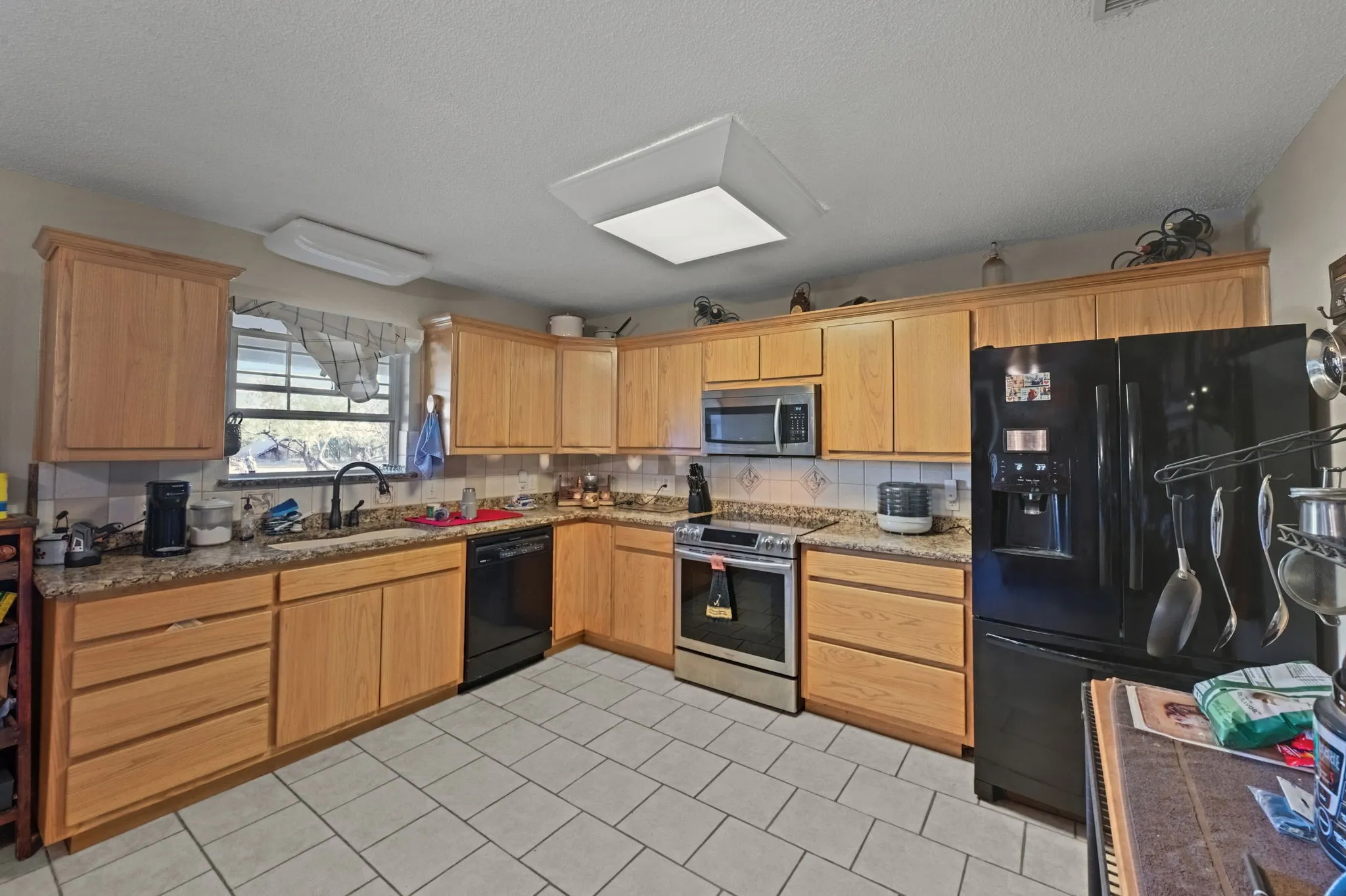 Single Family Residence For Sale in Brown County , 5599 County Road 614, Early, Texas 76802, 3 Bedroom, 2 Bathroom, 2 Garage spaces, 1,766 Sqft, built in 2000, mls#21406025, Real Estate Agent in Early, Homes For Sale in Brown county, Homes For Sale in Early, Realtor in Early Texas, Real Estate Brokerage Independent Realty Texas, Luminita Cordes Realtor