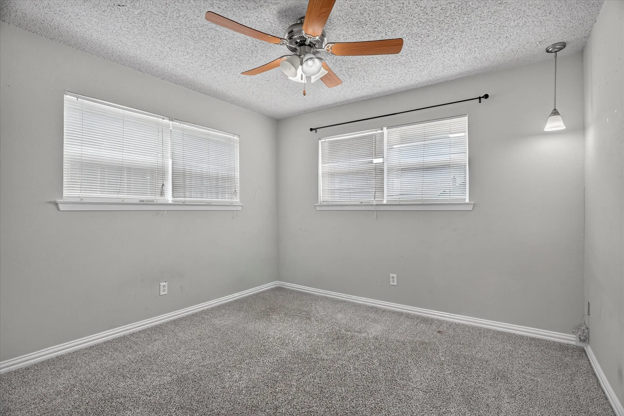 Single Family Residence For Sale in Johnson County , 12653 fm 2331, Godley, Texas 76044, 4 Bedroom, 3 Bathroom, Garage spaces, 1,692 Sqft, built in 2010, mls#21405992, Real Estate Agent in Godley, Homes For Sale in Johnson county, Homes For Sale in Godley, Realtor in Godley Texas, Real Estate Brokerage Independent Realty Texas, Luminita Cordes Realtor