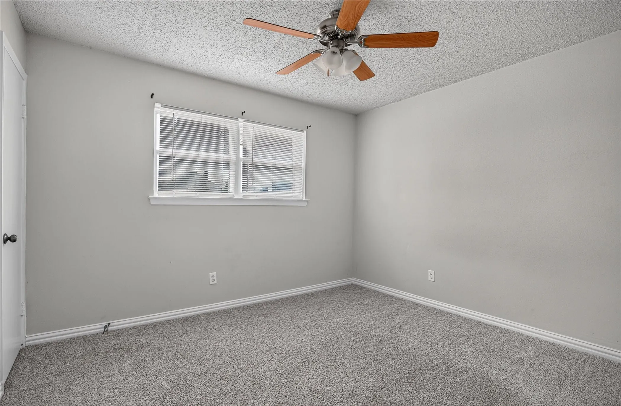 Single Family Residence For Sale in Johnson County , 12653 fm 2331, Godley, Texas 76044, 4 Bedroom, 3 Bathroom, Garage spaces, 1,692 Sqft, built in 2010, mls#21405992, Real Estate Agent in Godley, Homes For Sale in Johnson county, Homes For Sale in Godley, Realtor in Godley Texas, Real Estate Brokerage Independent Realty Texas, Luminita Cordes Realtor