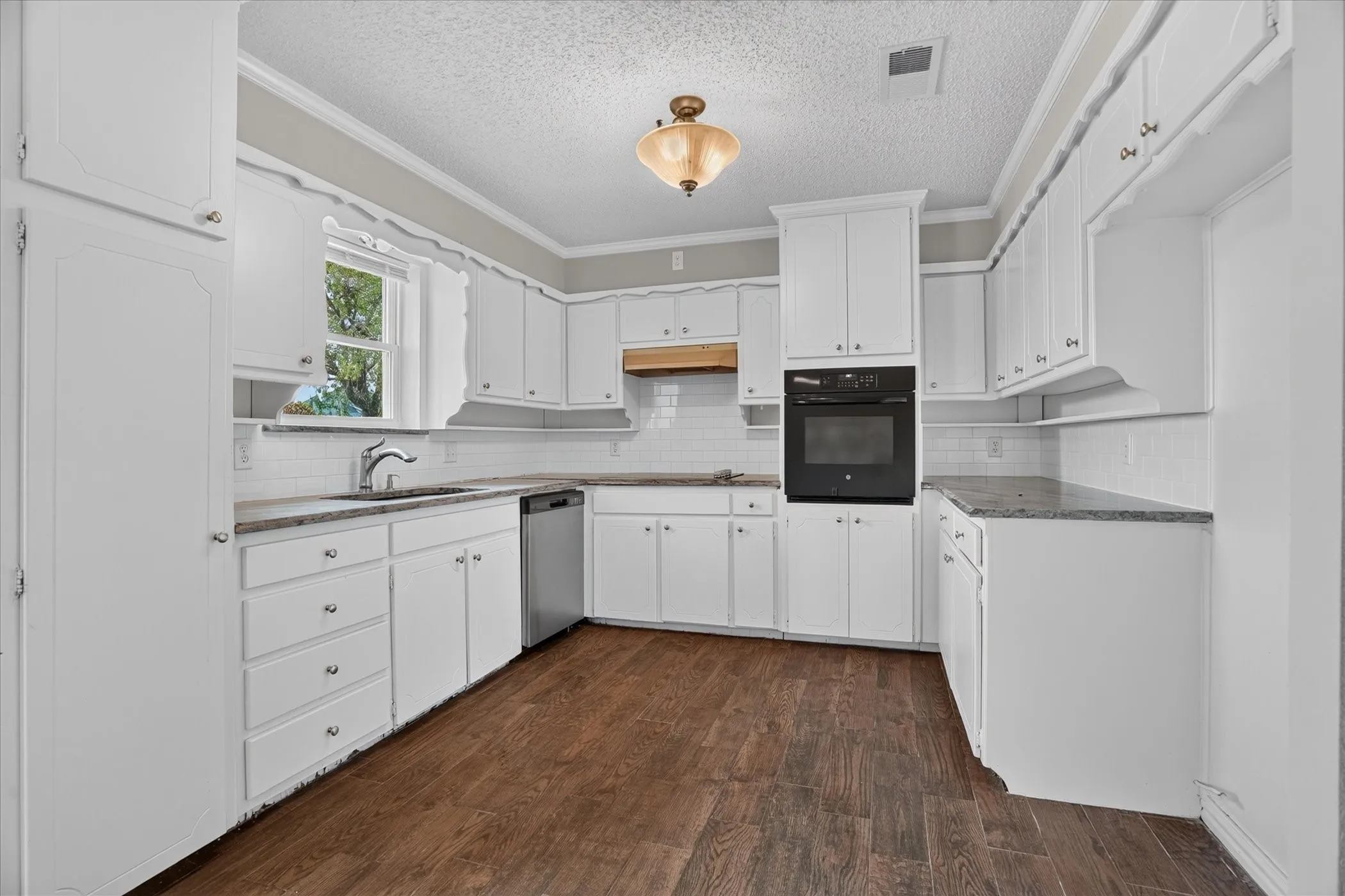 Single Family Residence For Sale in Johnson County , 12653 fm 2331, Godley, Texas 76044, 4 Bedroom, 3 Bathroom, Garage spaces, 1,692 Sqft, built in 2010, mls#21405992, Real Estate Agent in Godley, Homes For Sale in Johnson county, Homes For Sale in Godley, Realtor in Godley Texas, Real Estate Brokerage Independent Realty Texas, Luminita Cordes Realtor