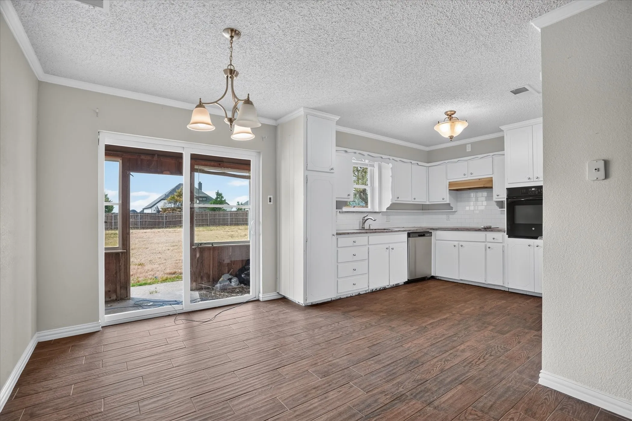Single Family Residence For Sale in Johnson County , 12653 fm 2331, Godley, Texas 76044, 4 Bedroom, 3 Bathroom, Garage spaces, 1,692 Sqft, built in 2010, mls#21405992, Real Estate Agent in Godley, Homes For Sale in Johnson county, Homes For Sale in Godley, Realtor in Godley Texas, Real Estate Brokerage Independent Realty Texas, Luminita Cordes Realtor