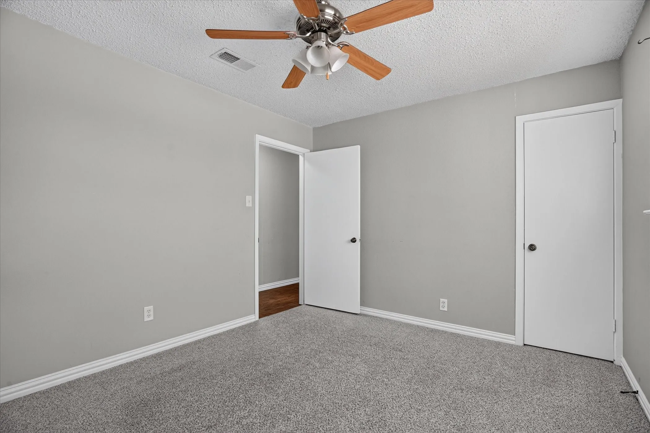 Single Family Residence For Sale in Johnson County , 12653 fm 2331, Godley, Texas 76044, 4 Bedroom, 3 Bathroom, Garage spaces, 1,692 Sqft, built in 2010, mls#21405992, Real Estate Agent in Godley, Homes For Sale in Johnson county, Homes For Sale in Godley, Realtor in Godley Texas, Real Estate Brokerage Independent Realty Texas, Luminita Cordes Realtor