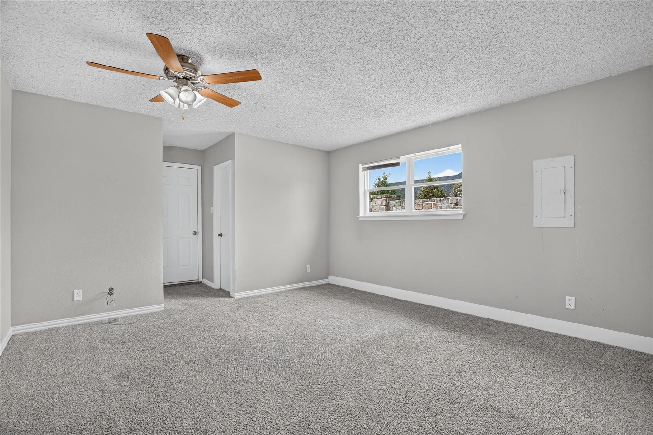 Single Family Residence For Sale in Johnson County , 12653 fm 2331, Godley, Texas 76044, 4 Bedroom, 3 Bathroom, Garage spaces, 1,692 Sqft, built in 2010, mls#21405992, Real Estate Agent in Godley, Homes For Sale in Johnson county, Homes For Sale in Godley, Realtor in Godley Texas, Real Estate Brokerage Independent Realty Texas, Luminita Cordes Realtor