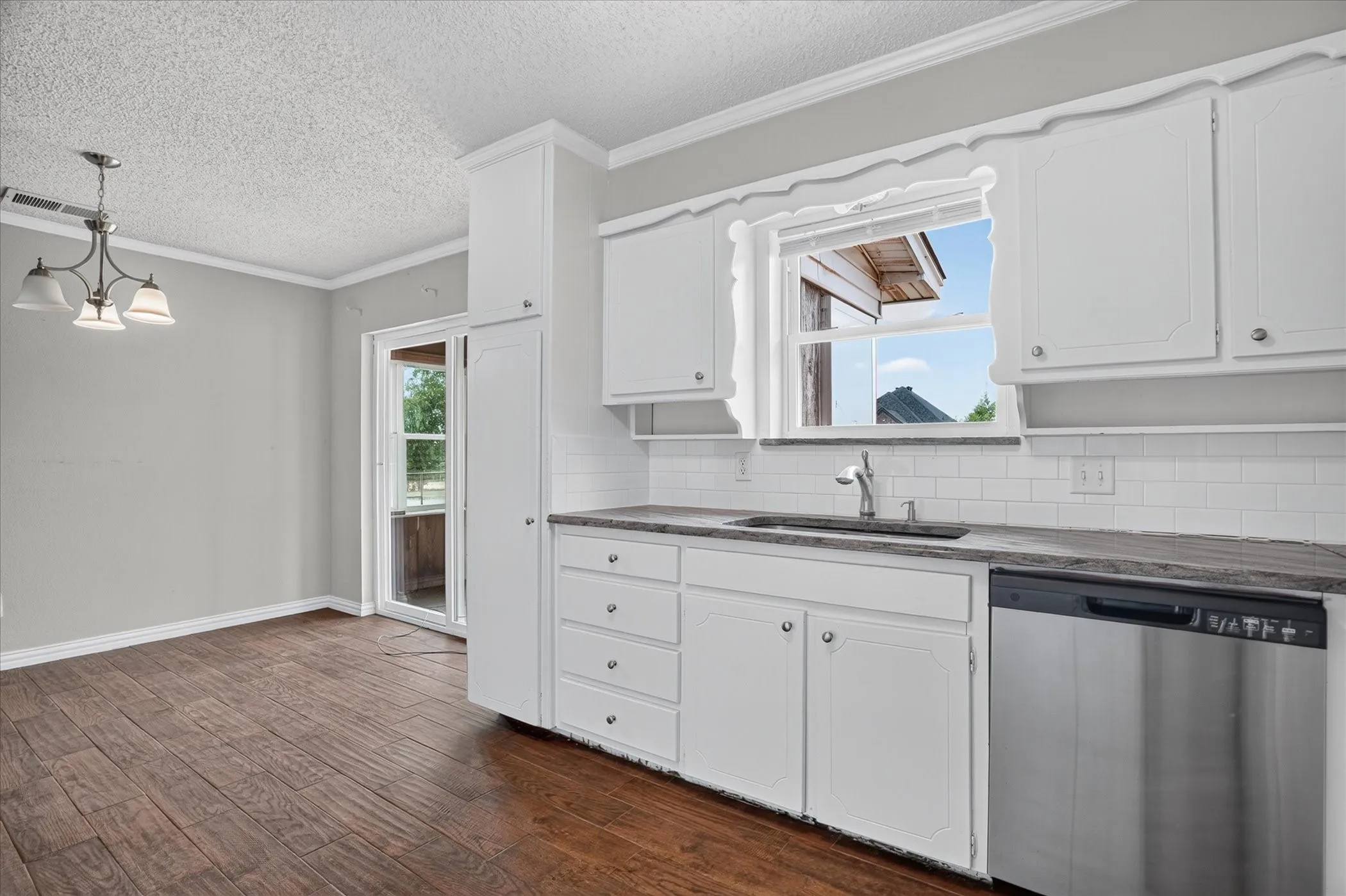 Single Family Residence For Sale in Johnson County , 12653 fm 2331, Godley, Texas 76044, 4 Bedroom, 3 Bathroom, Garage spaces, 1,692 Sqft, built in 2010, mls#21405992, Real Estate Agent in Godley, Homes For Sale in Johnson county, Homes For Sale in Godley, Realtor in Godley Texas, Real Estate Brokerage Independent Realty Texas, Luminita Cordes Realtor